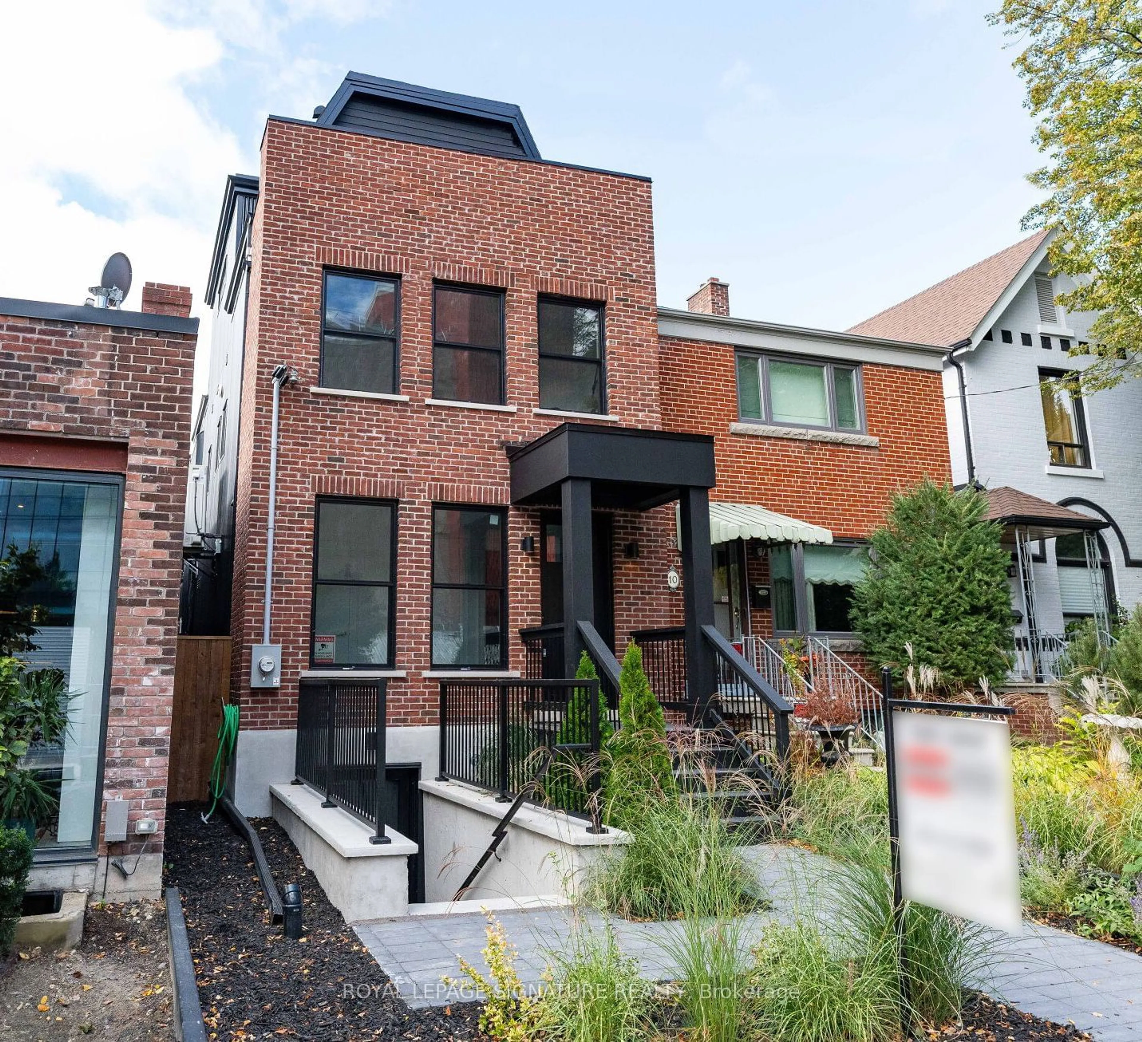 Home with brick exterior material for 8 Dartnell Ave, Toronto Ontario M5R 3A4