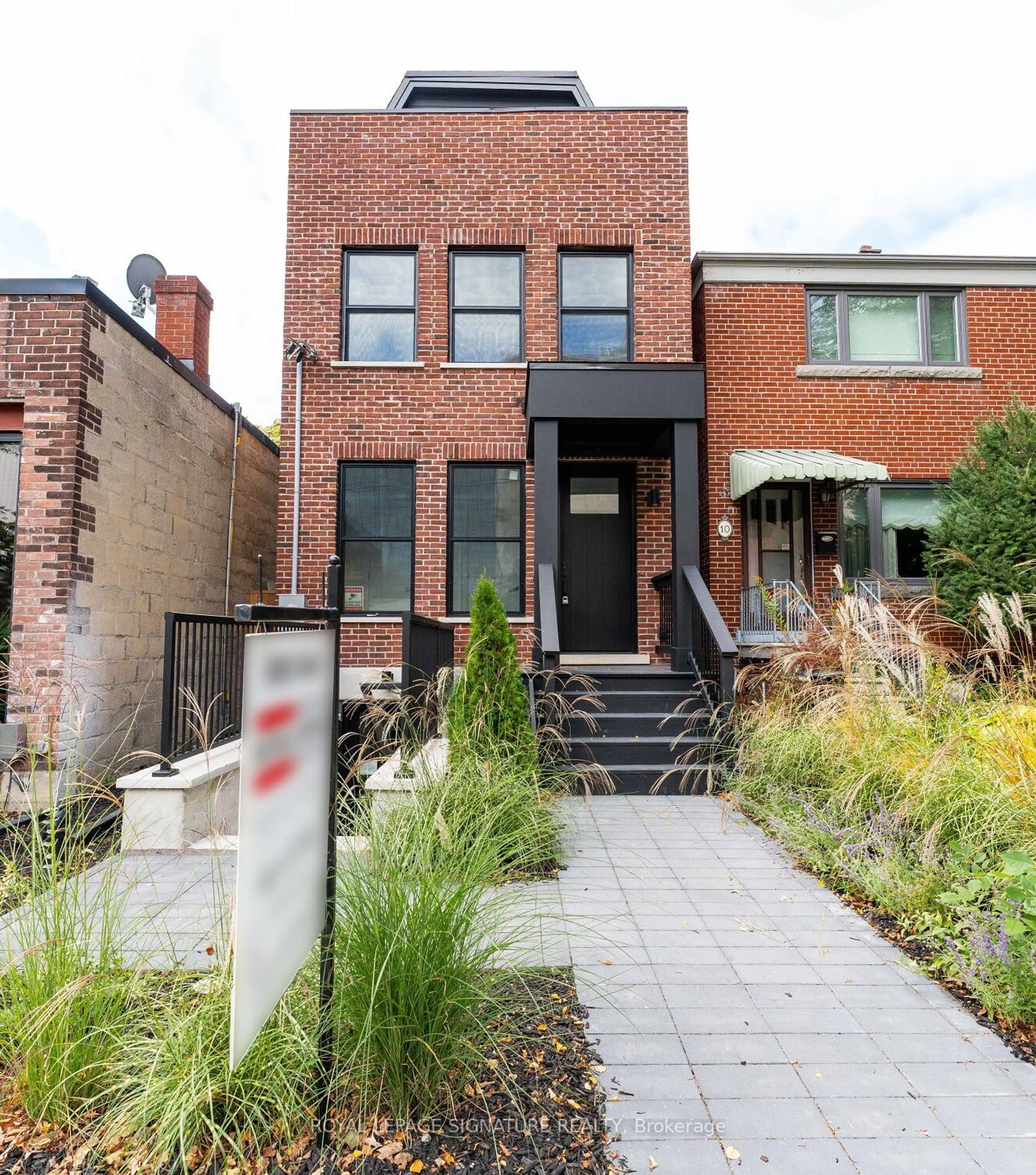 Home with brick exterior material for 8 Dartnell Ave, Toronto Ontario M5R 3A4