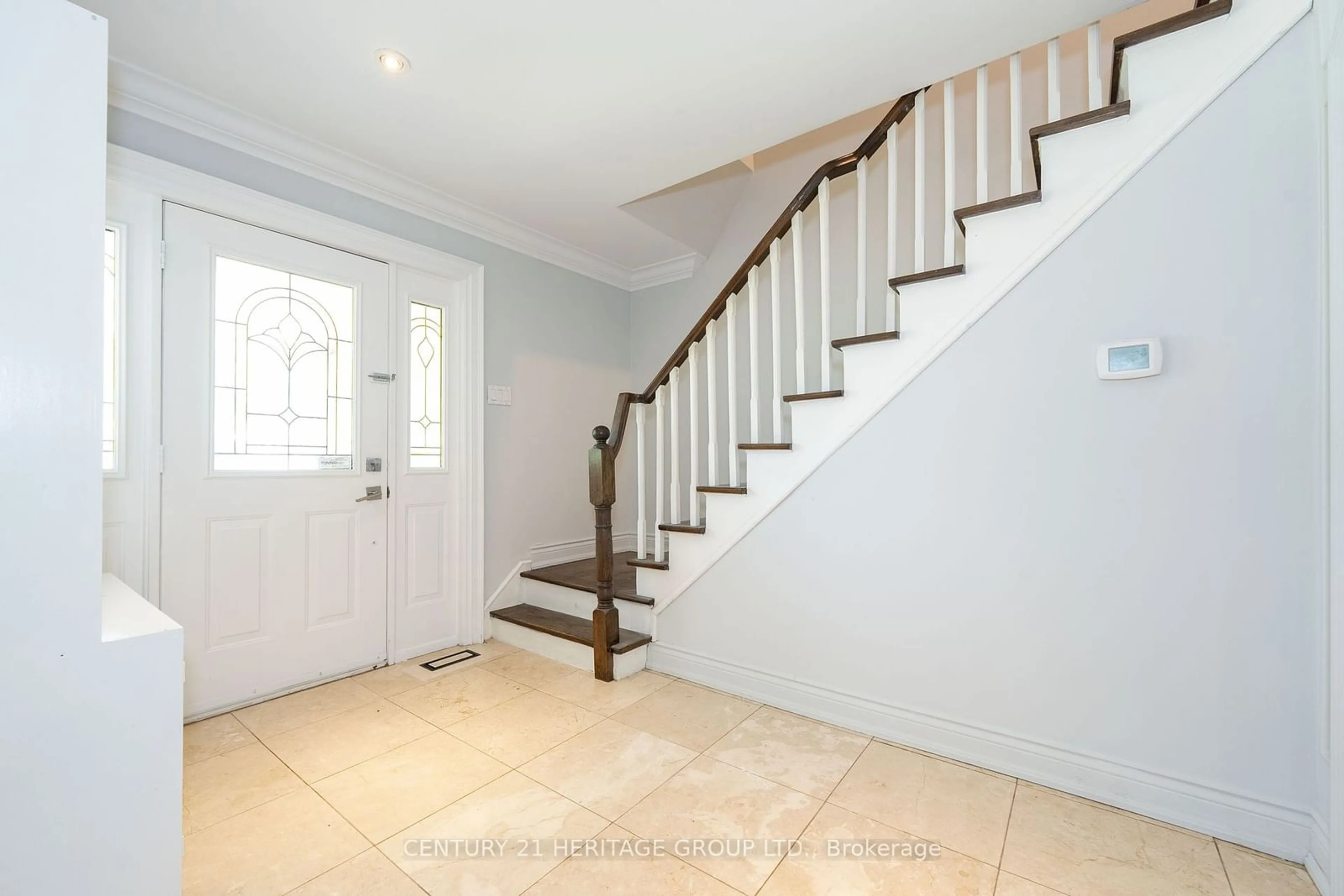 Stairs for 56 Nymark Ave, Toronto Ontario M2J 2G9