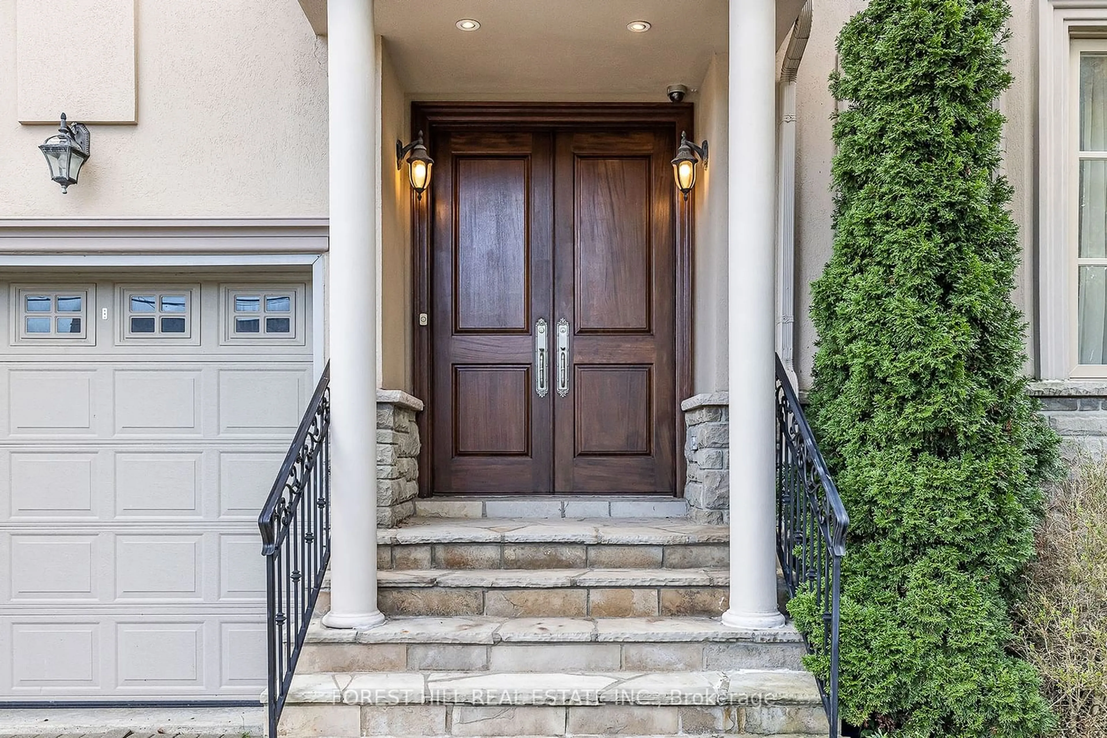 Indoor entryway, wood floors for 319 Princess Ave, Toronto Ontario M2N 3S5