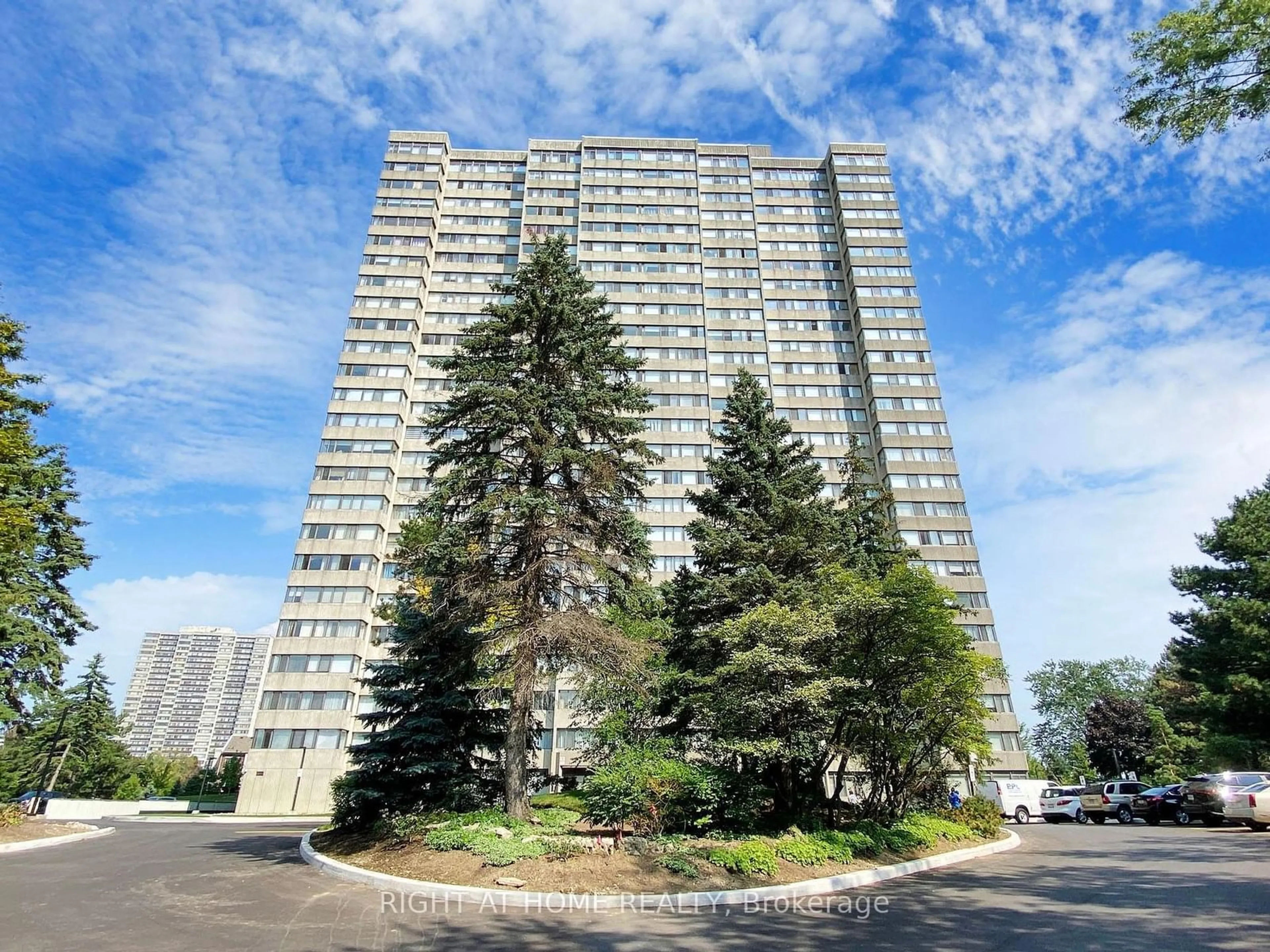 A pic from exterior of the house or condo, the front or back of building for 133 Torresdale Ave #706, Toronto Ontario M2R 3T2