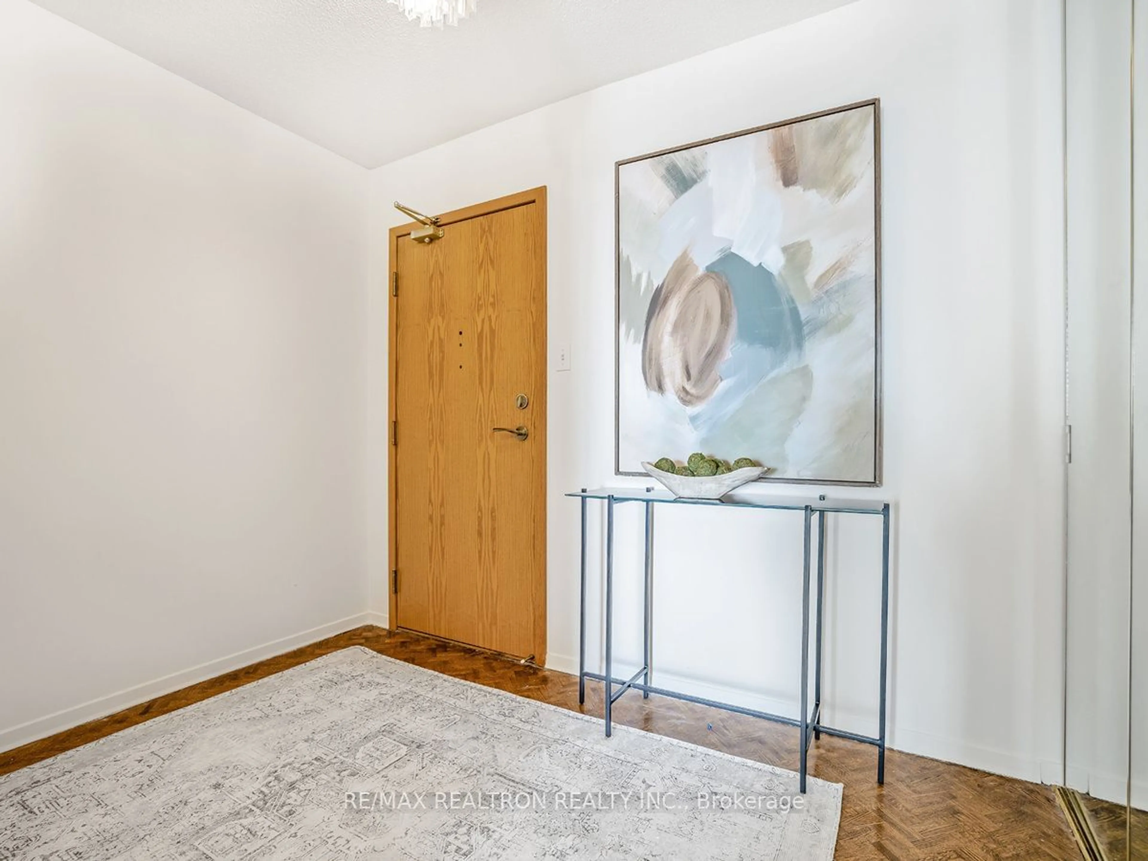 Indoor entryway, wood floors for 215 Wynford Dr #903, Toronto Ontario M3C 3P5