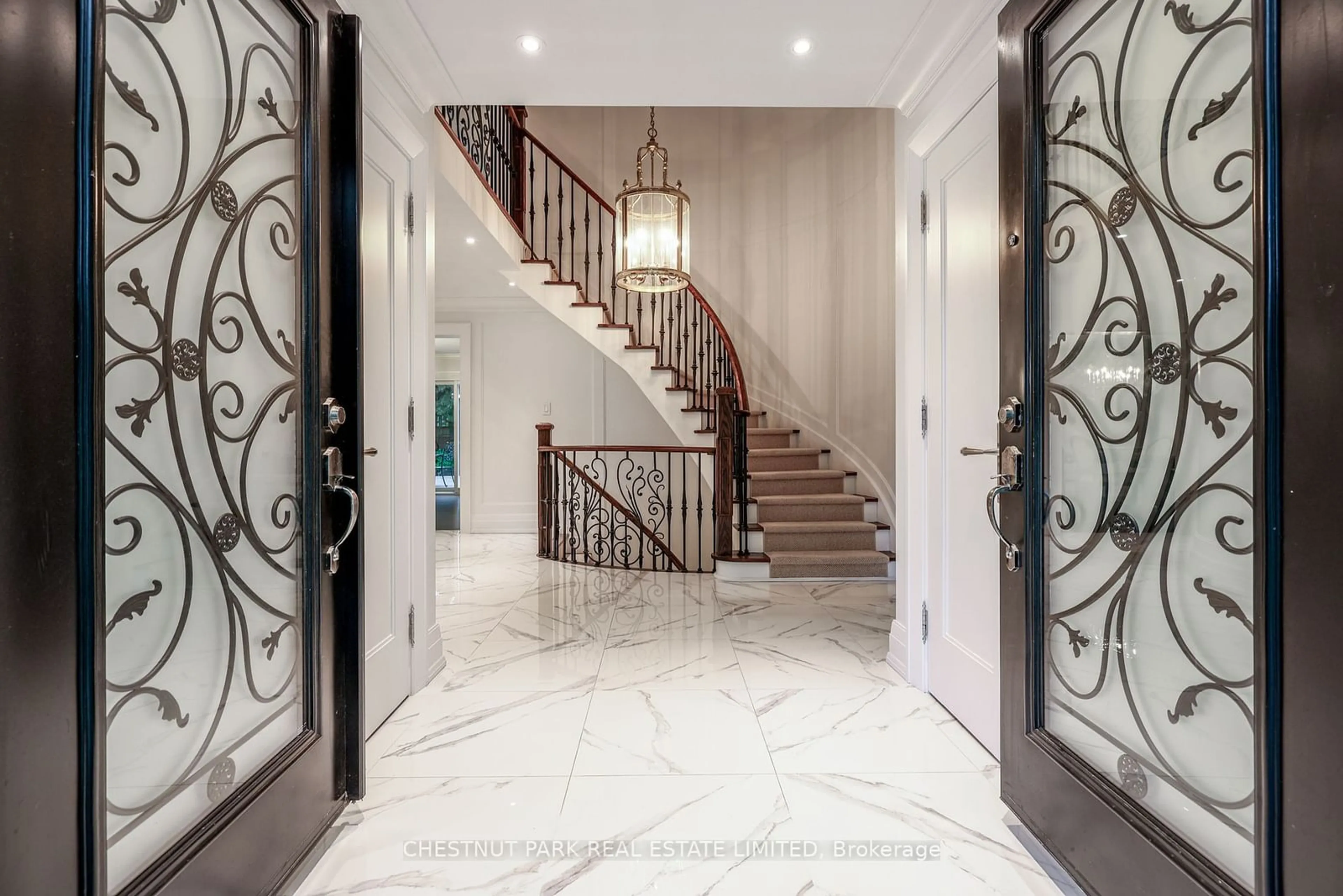 Indoor foyer, ceramic floors for 16 Sagewood Dr, Toronto Ontario M3B 3G5