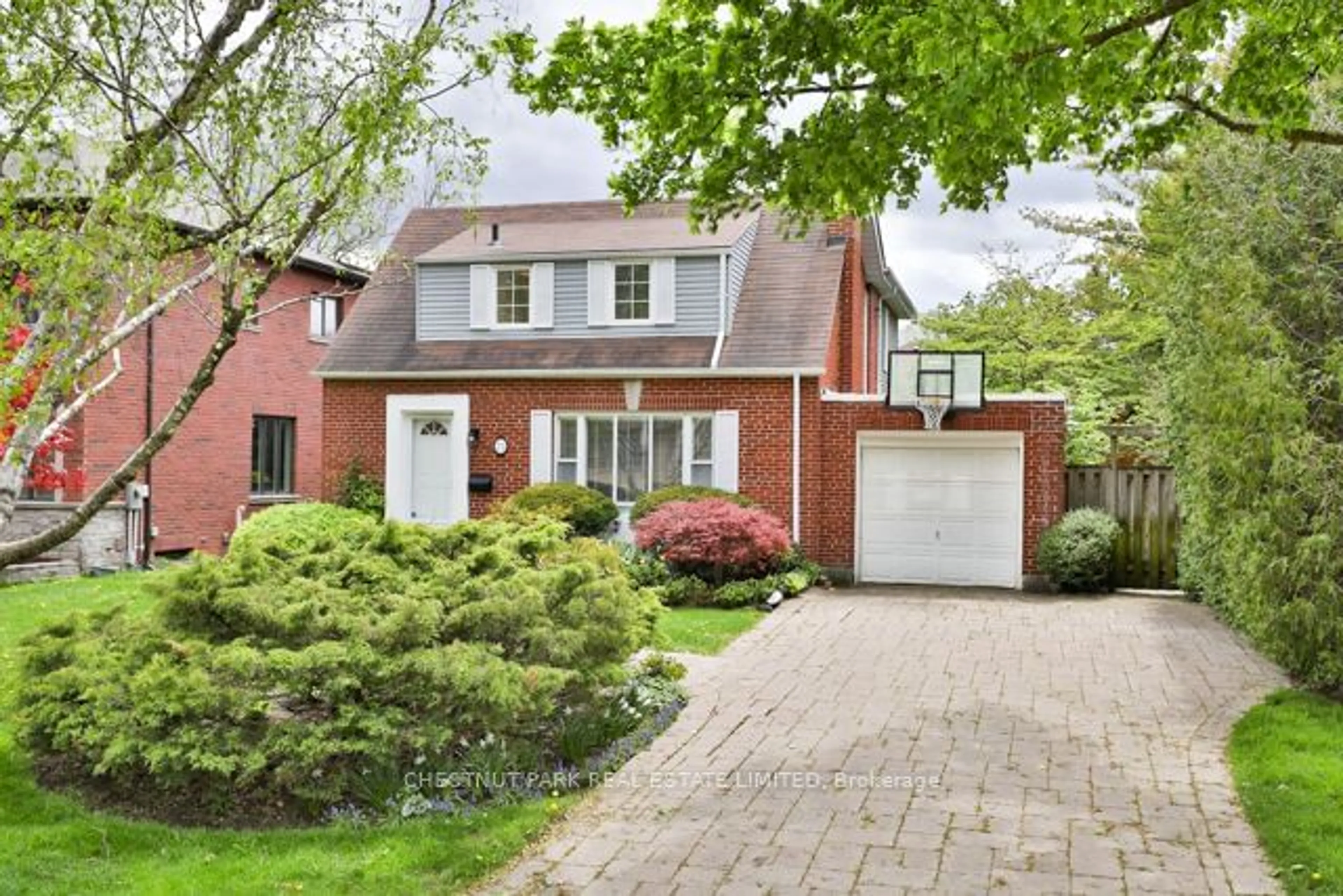 Home with brick exterior material for 75 Aldershot Cres, Toronto Ontario M2P 1M2