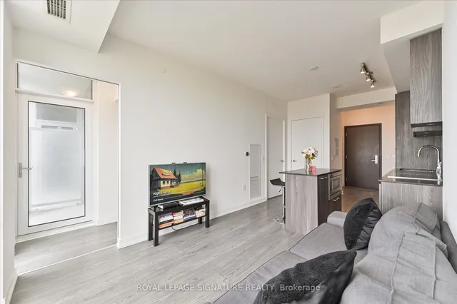 Additional property image - 1 Yorkville Ave Unit 4309