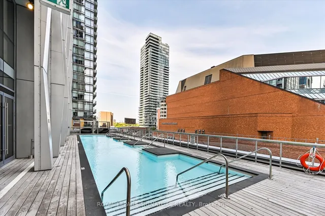 Additional property image - 1 Yorkville Ave Unit 4309