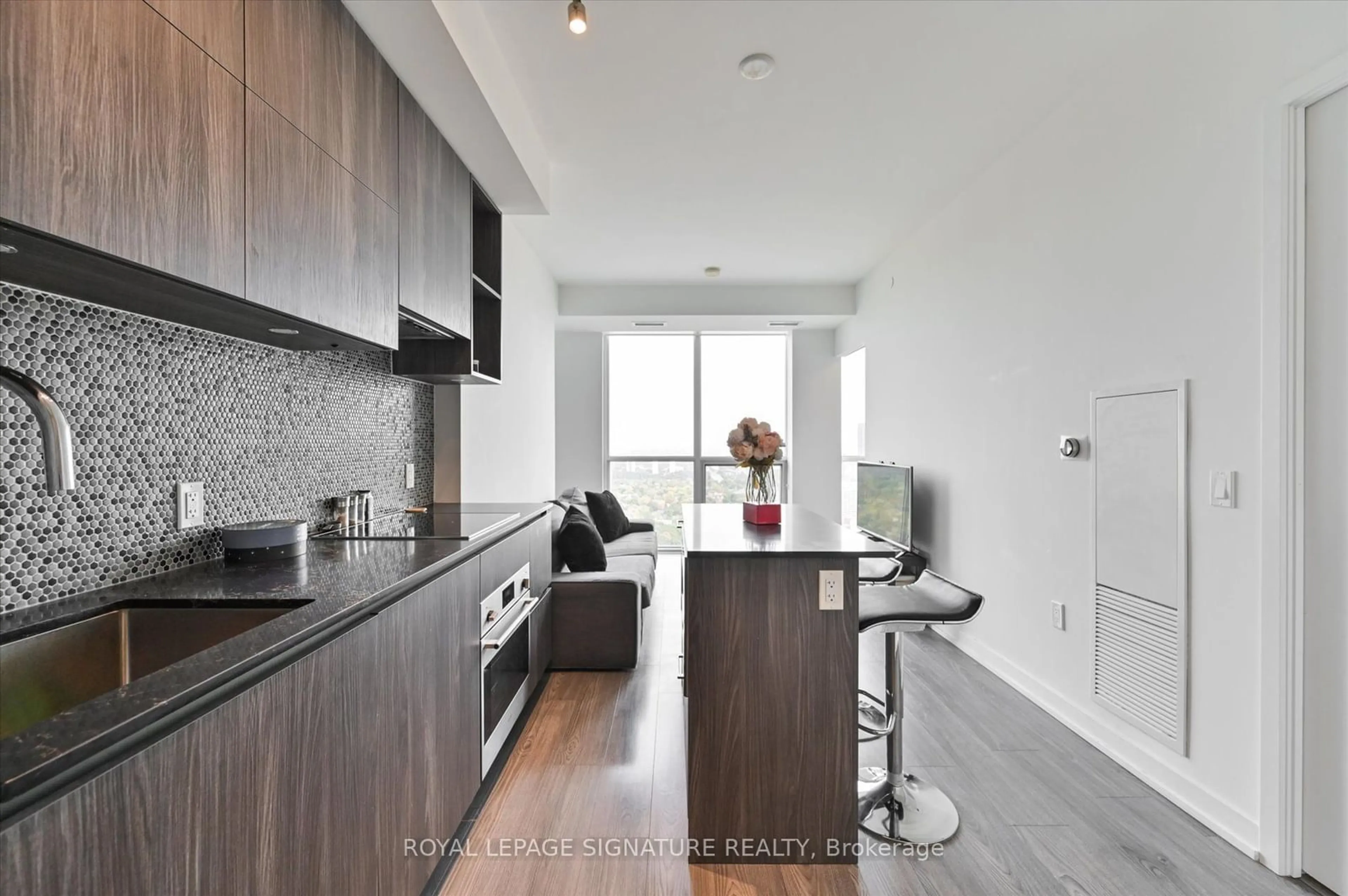 Standard kitchen, wood floors, mountain for 1 Yorkville Ave #4309, Toronto Ontario M4W 0B1