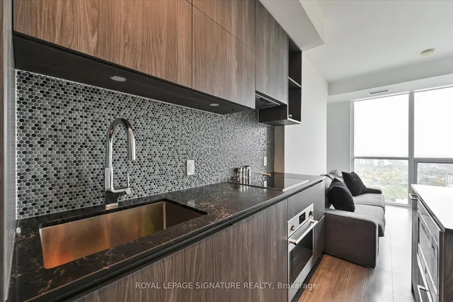Additional property image - 1 Yorkville Ave Unit 4309
