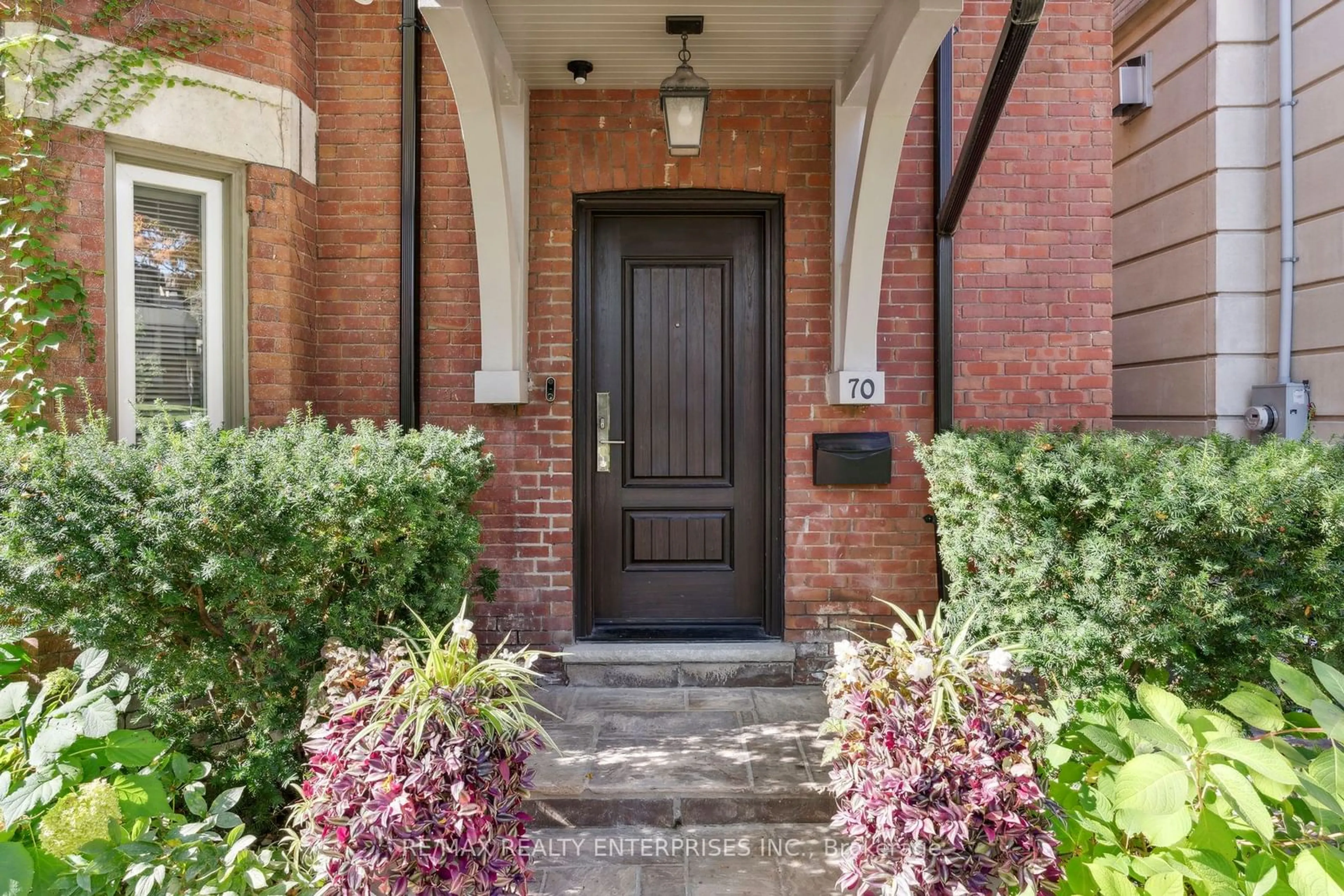 Indoor entryway, wood floors for 70 Oriole Rd, Toronto Ontario M4V 2G1