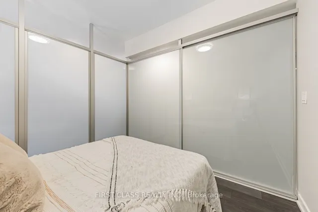 Additional property image - 426 University Ave Unit 1705