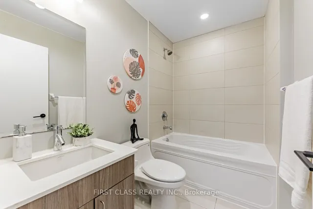 Additional property image - 426 University Ave Unit 1705