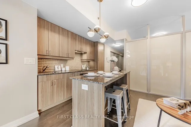 Additional property image - 426 University Ave Unit 1705