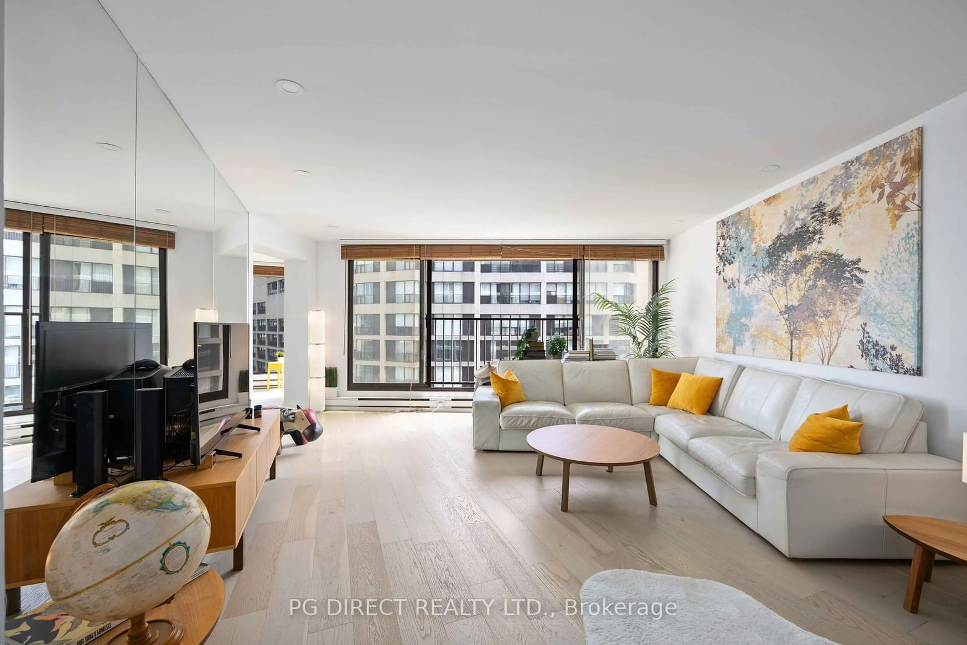 Living room, wood floors for 65 Harbour Sq #3306, Toronto Ontario M5J 2L4