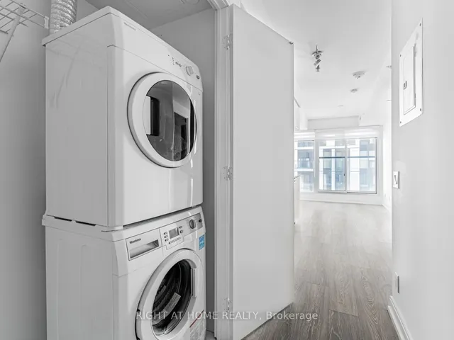 Additional image 9 of 181 Dundas St Unit 2715