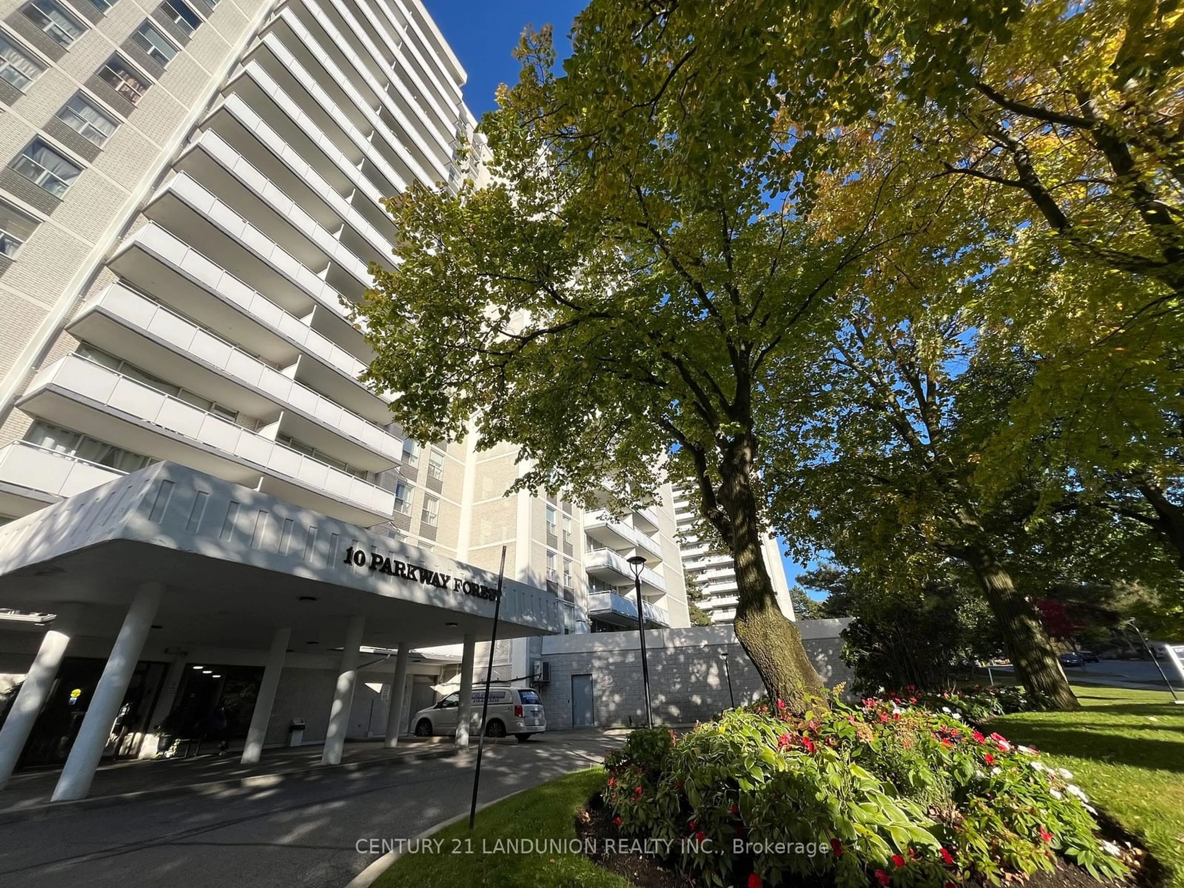 A pic from exterior of the house or condo, the street view for 10 Parkway Forest Dr #1702, Toronto Ontario M2J 1L3