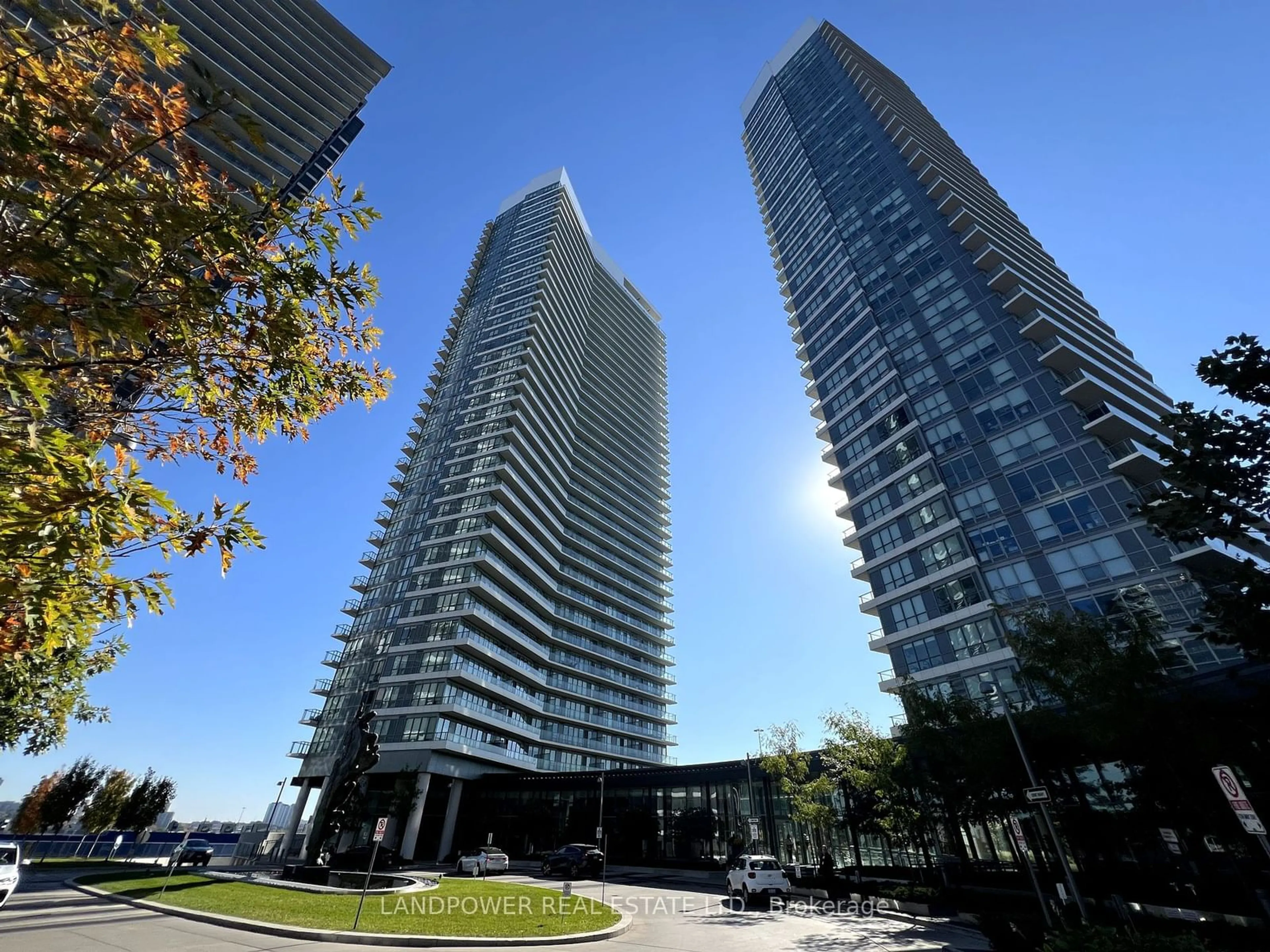 A pic from exterior of the house or condo, the front or back of building for 117 McMahon Dr #3507, Toronto Ontario M2K 0E4