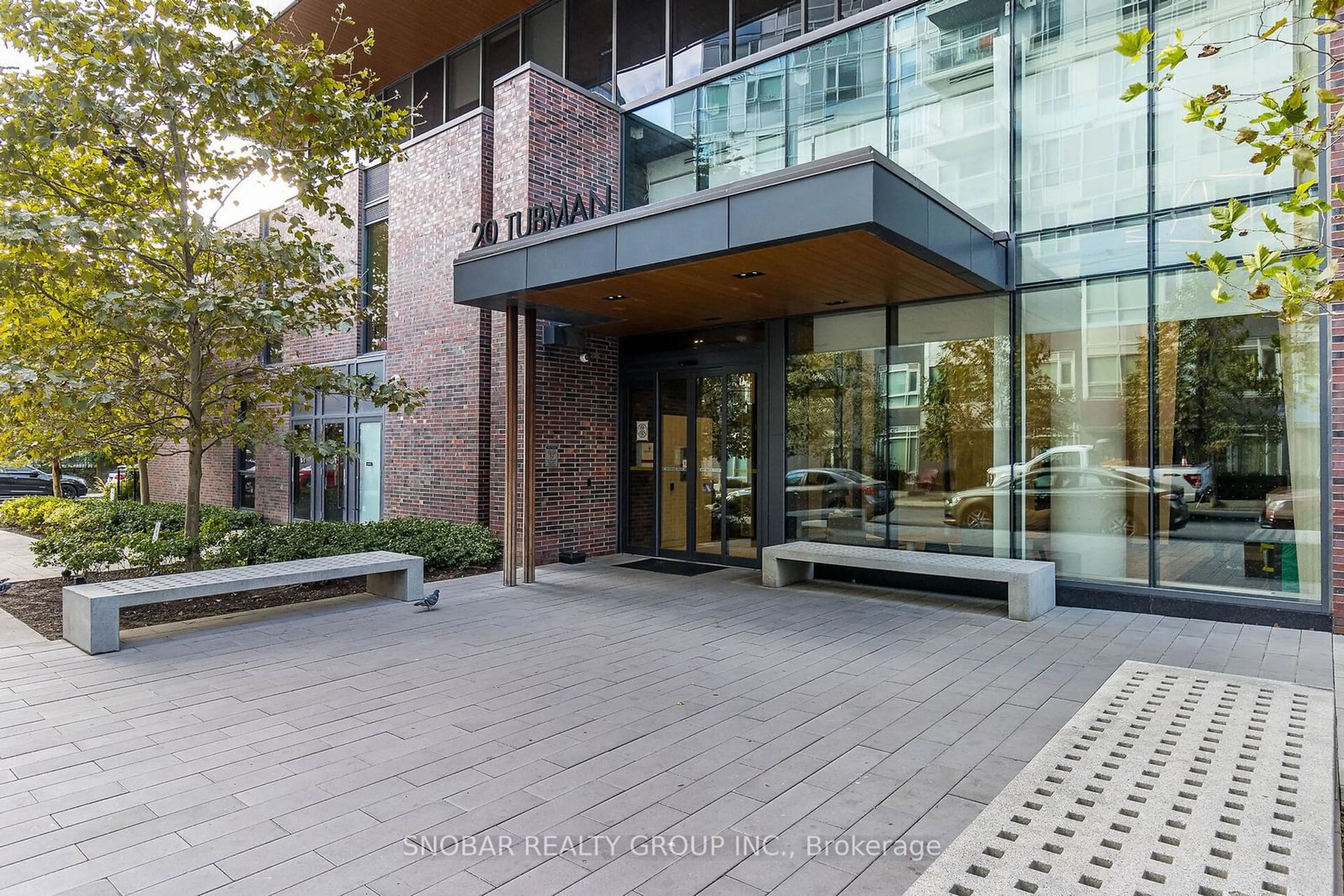 Indoor foyer, cement floor for 20 Tubman Ave #2206, Toronto Ontario M5A 0M8