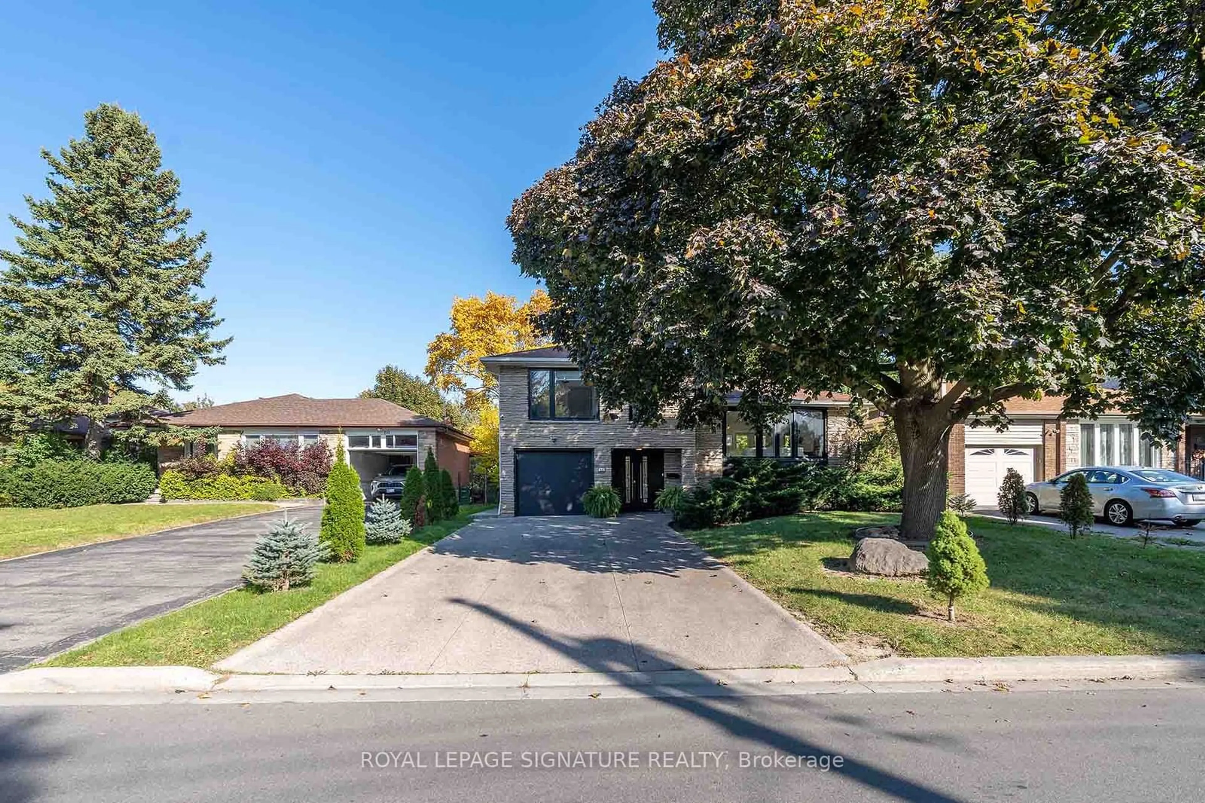 A pic from exterior of the house or condo, the street view for 68 Dewlane Dr, Toronto Ontario M2R 2P8