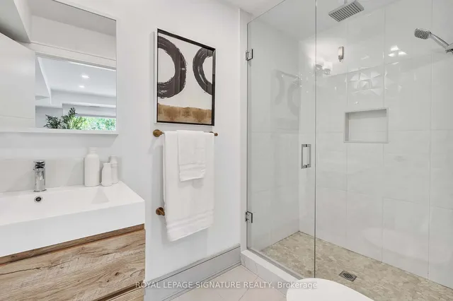 Additional property image - 68 Dewlane Dr