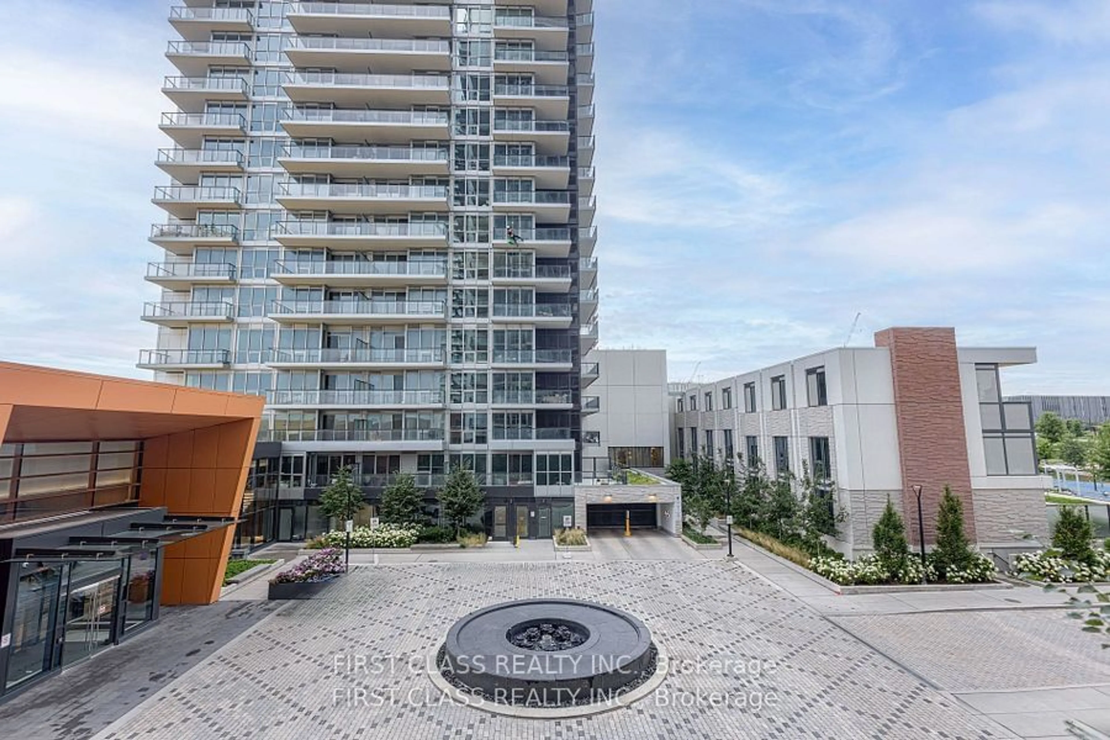 A pic from exterior of the house or condo, the front or back of building for 95 Mcmahon Dr #305, Toronto Ontario M2K 0H1