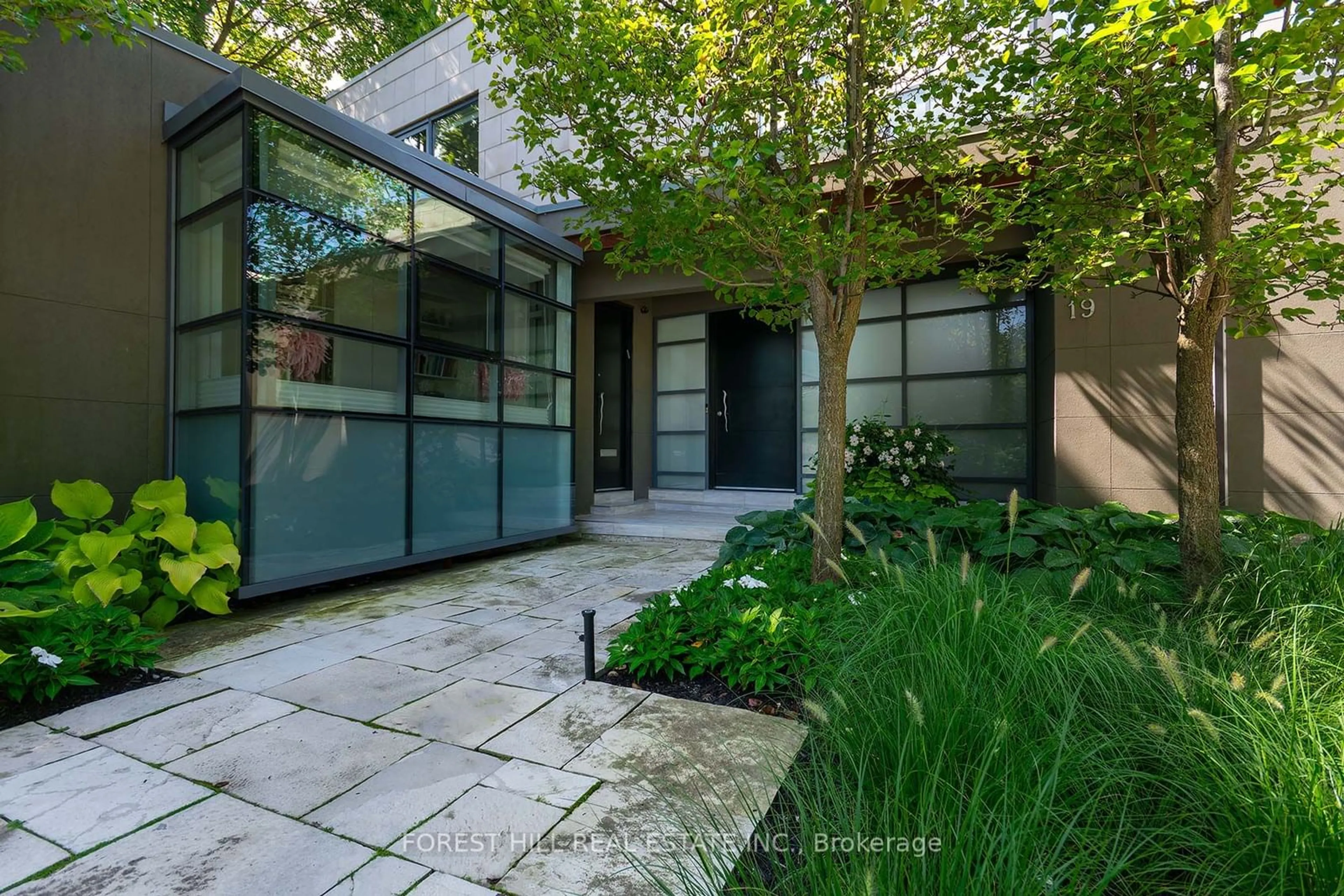 Indoor entryway, cement floor for 19 Alderbrook Dr, Toronto Ontario M3B 1E3