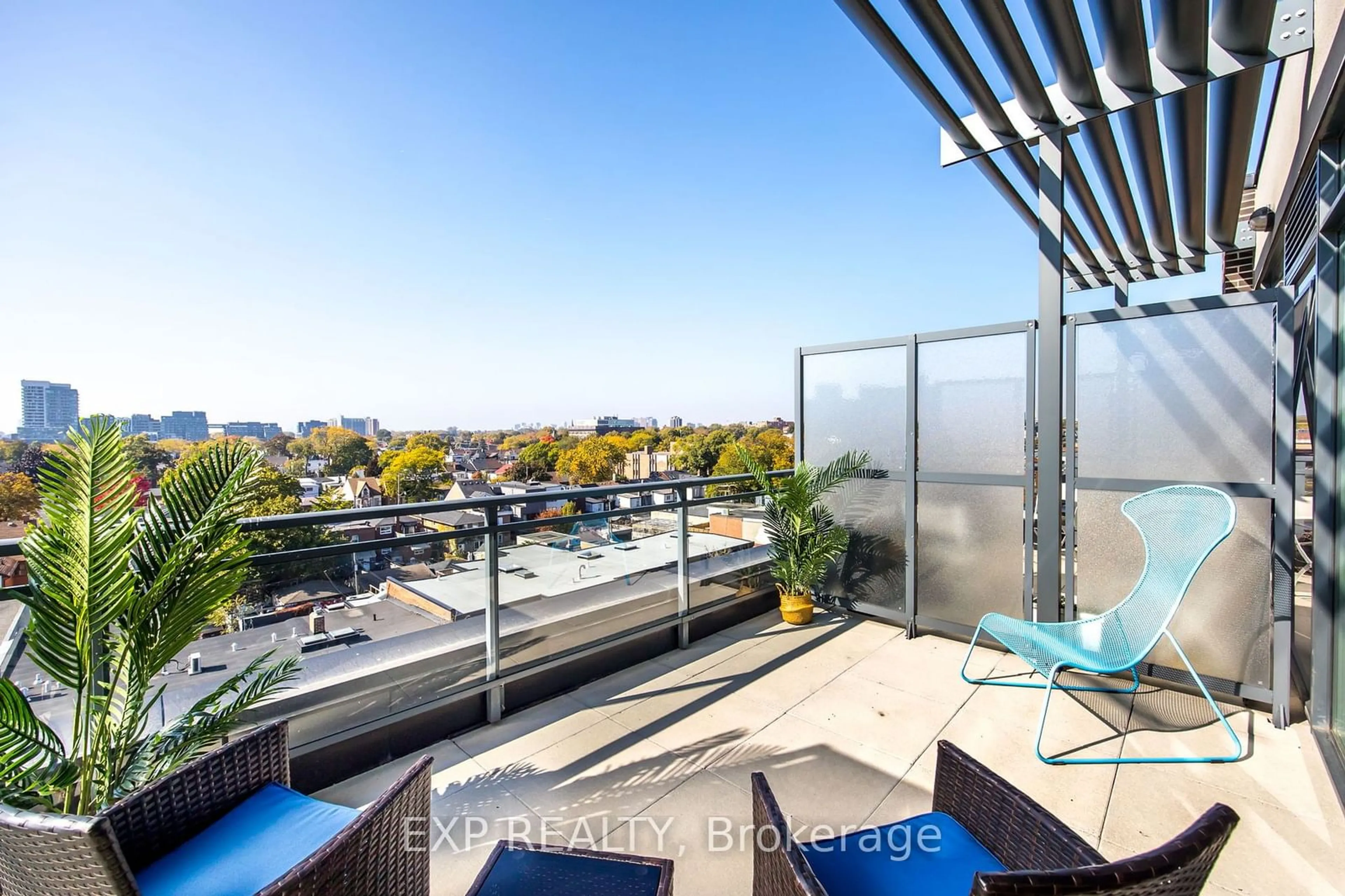 Balcony in the apartment, the street view for 41 Ossington Ave #PH3, Toronto Ontario M6J 2Y9