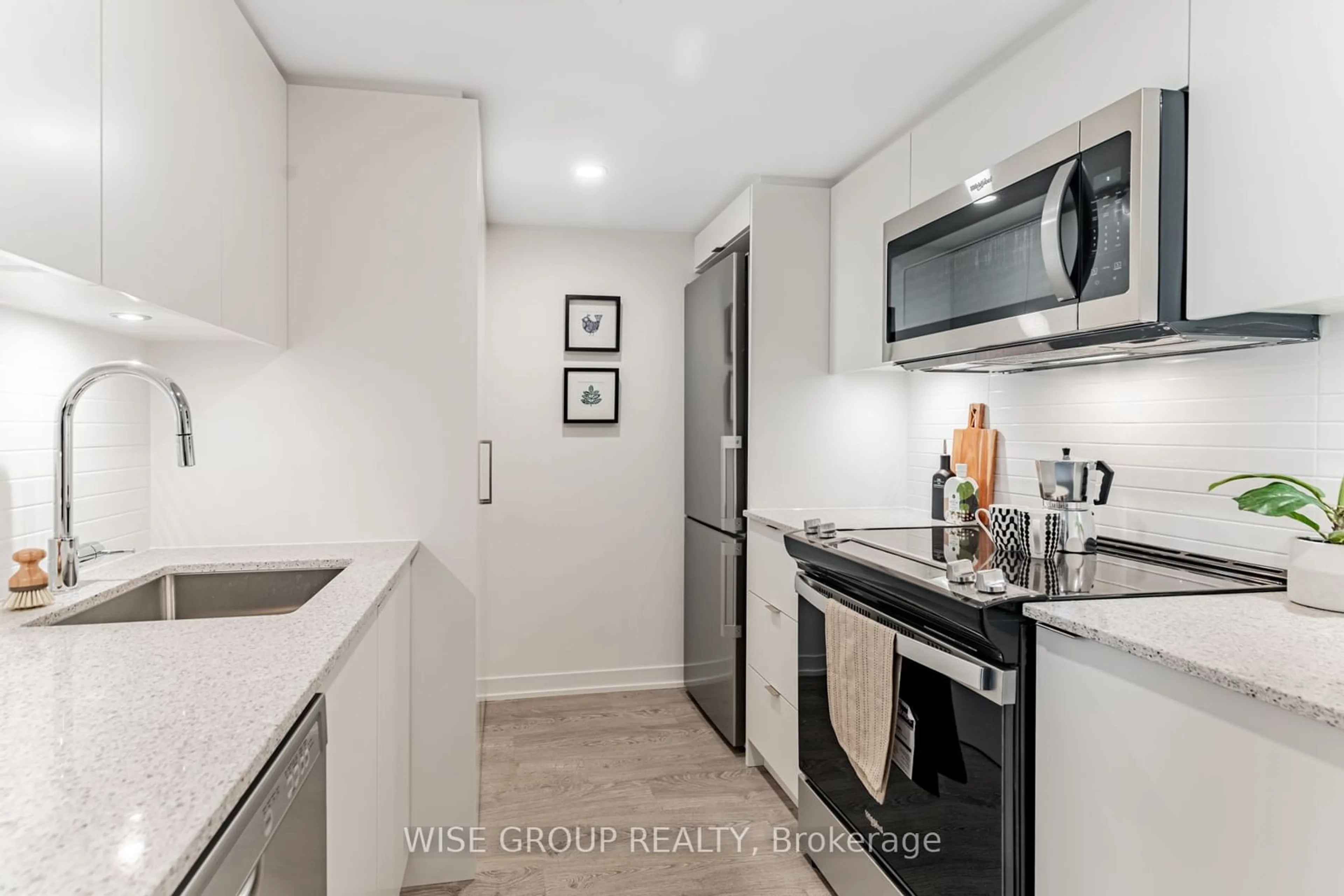 Standard kitchen for 500 Wilson Ave #530, Toronto Ontario M3H 5Y9