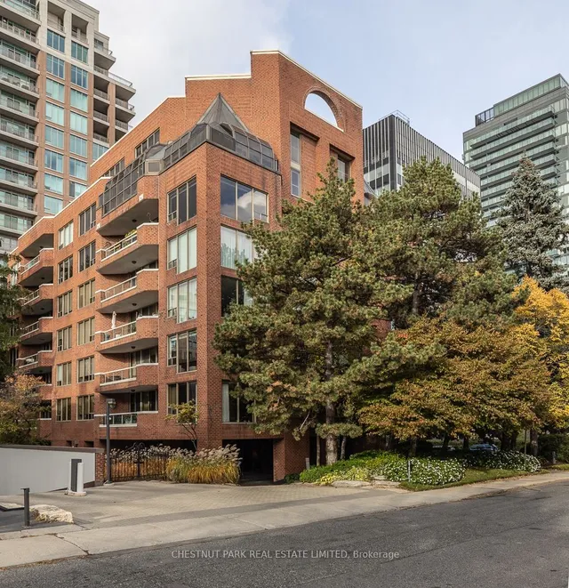 Additional property image - 2 Lynwood Ave Unit PH1
