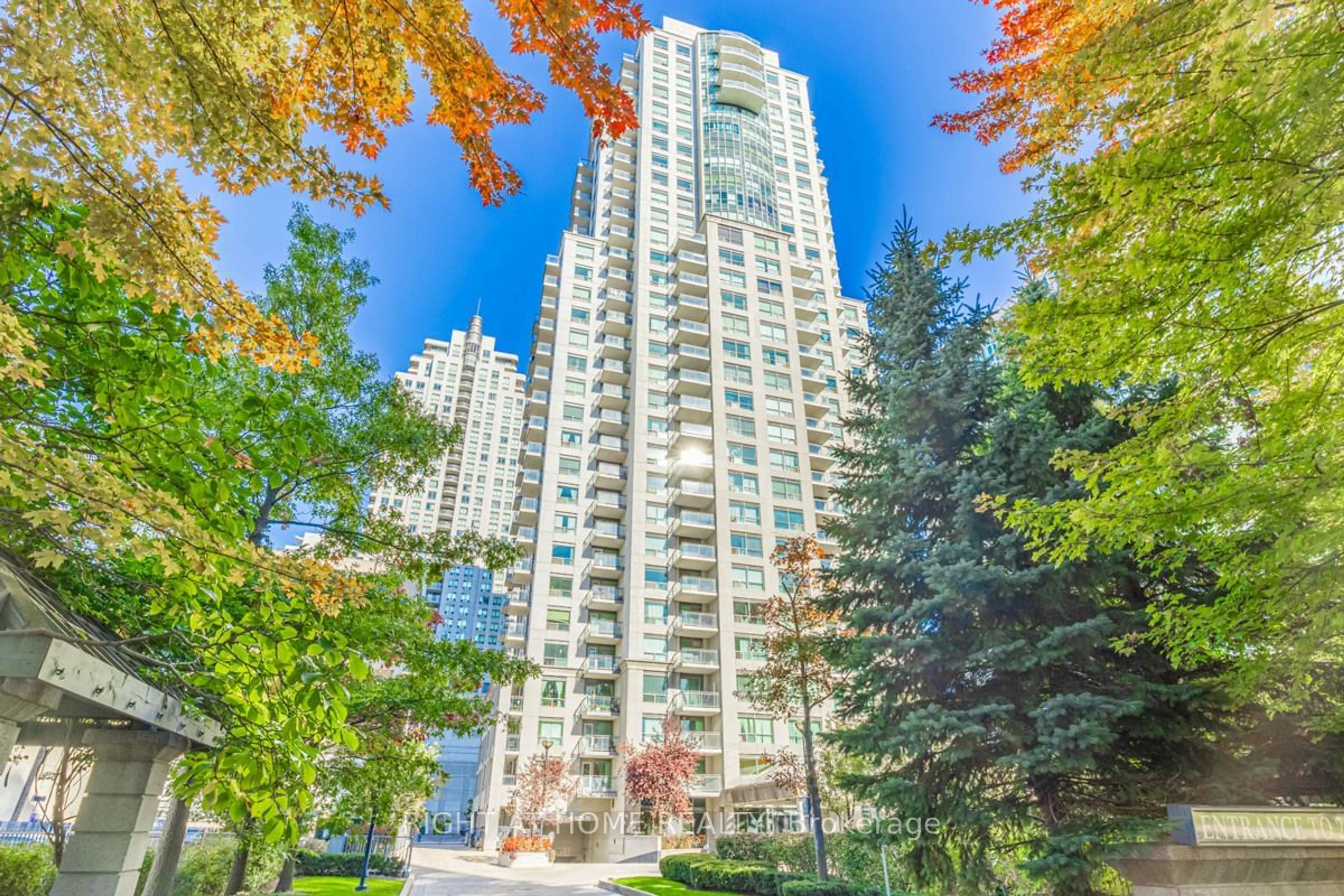 A pic from exterior of the house or condo, the street view for 21 HILLCREST Ave #2605, Toronto Ontario M2N 7K2