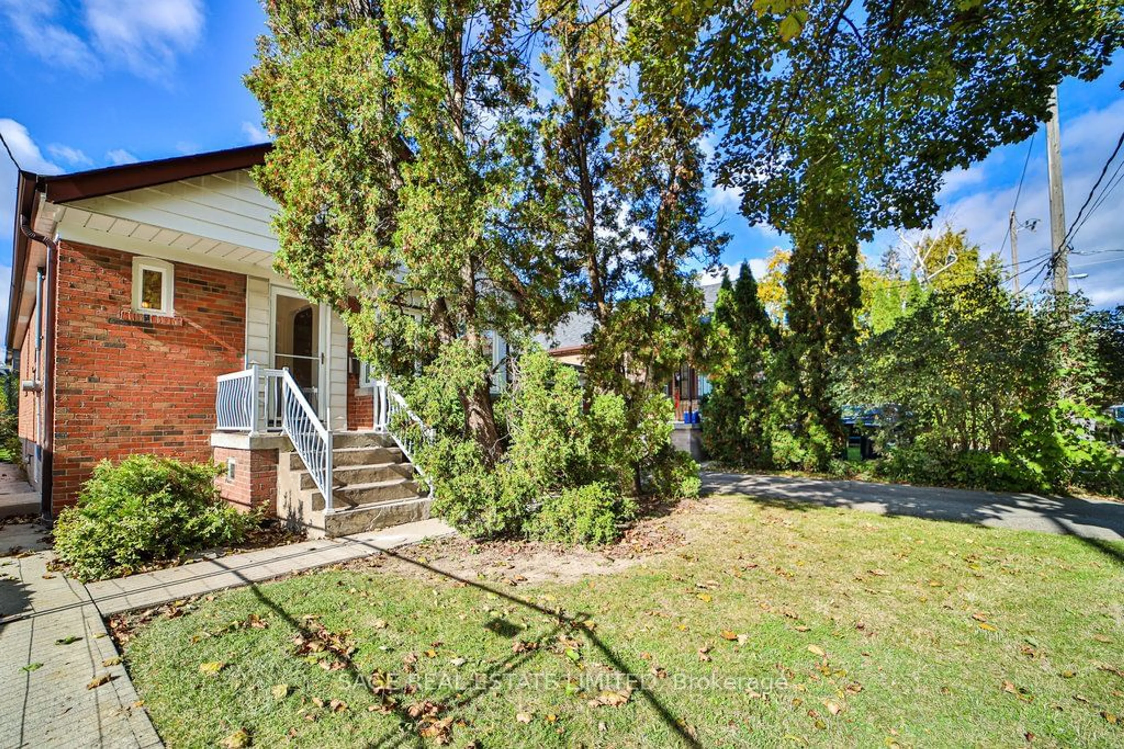 Patio, the fenced backyard for 40 Collinson Blvd, Toronto Ontario M3H 3B9