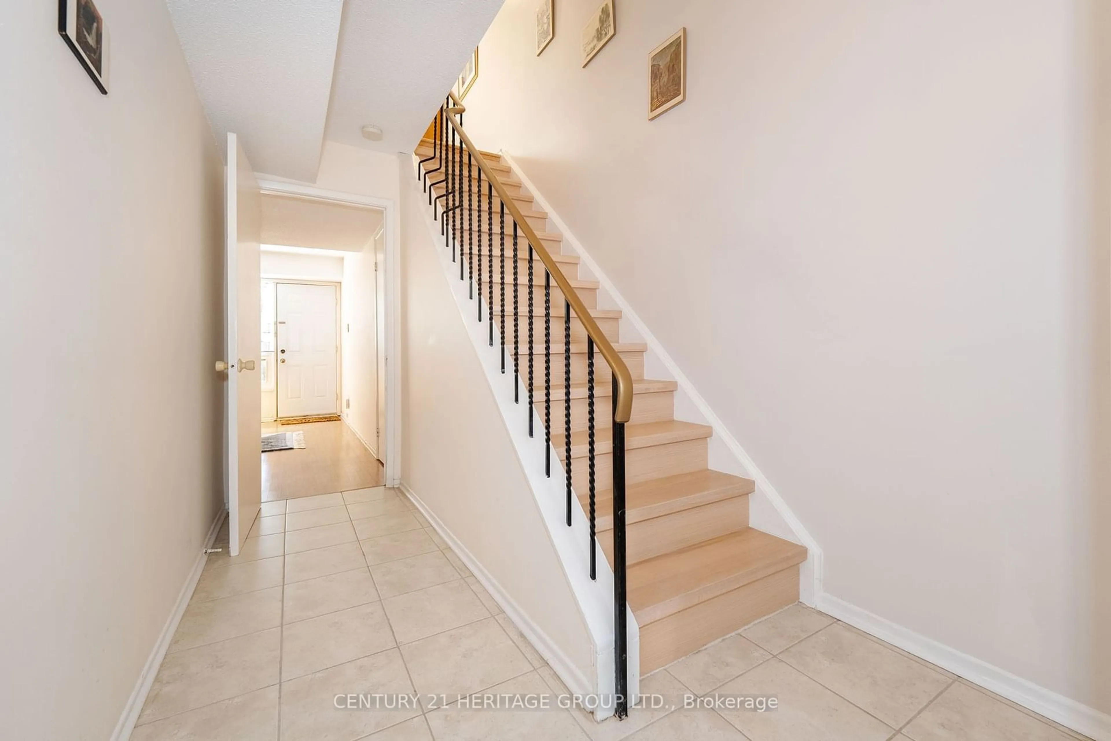 Stairs for 13 Purple Sageway #62, Toronto Ontario M2H 2Z6