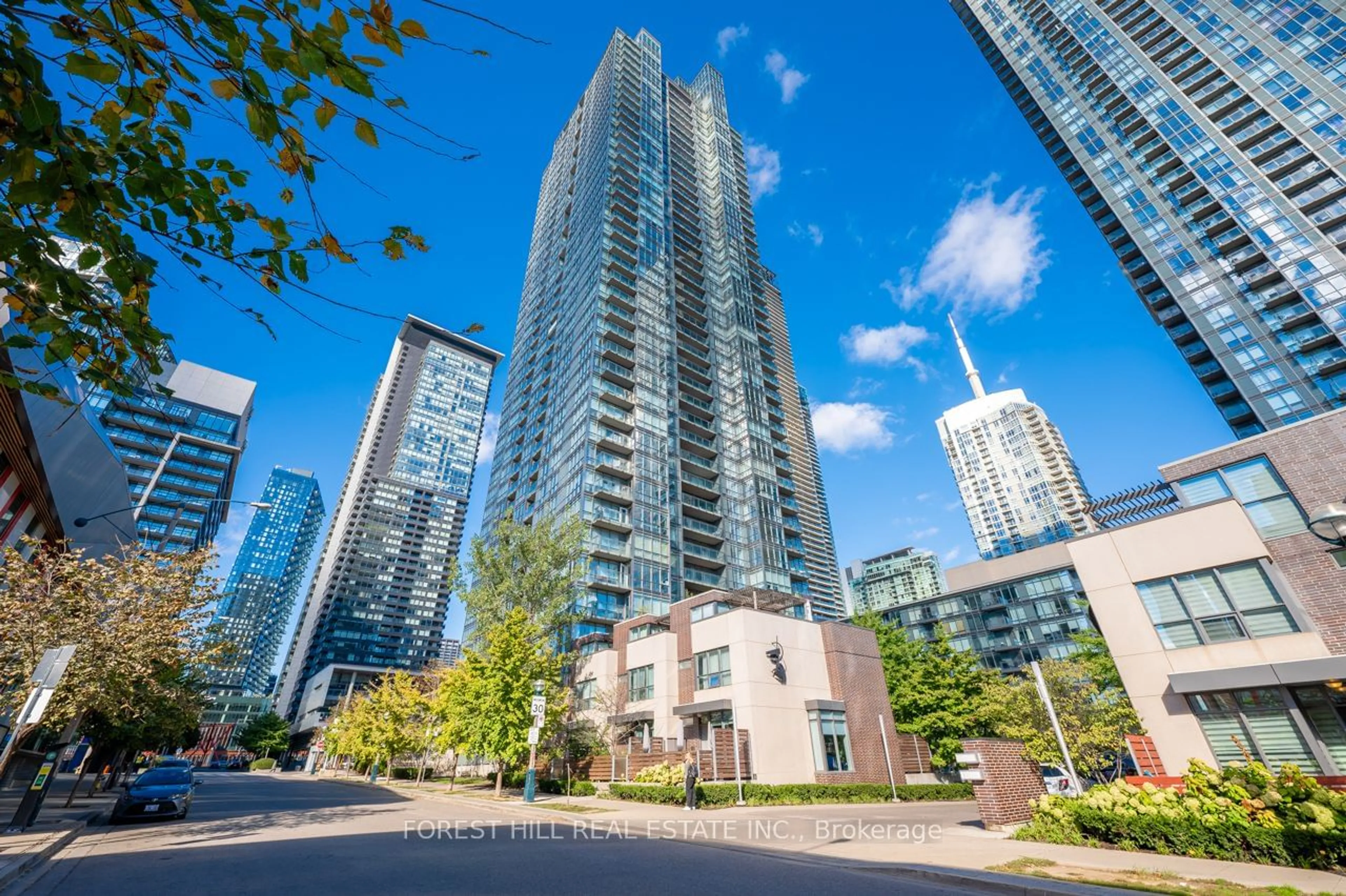 A pic from exterior of the house or condo, the view of city buildings for 15 Fort York Blvd #PH02, Toronto Ontario M5V 3Y4