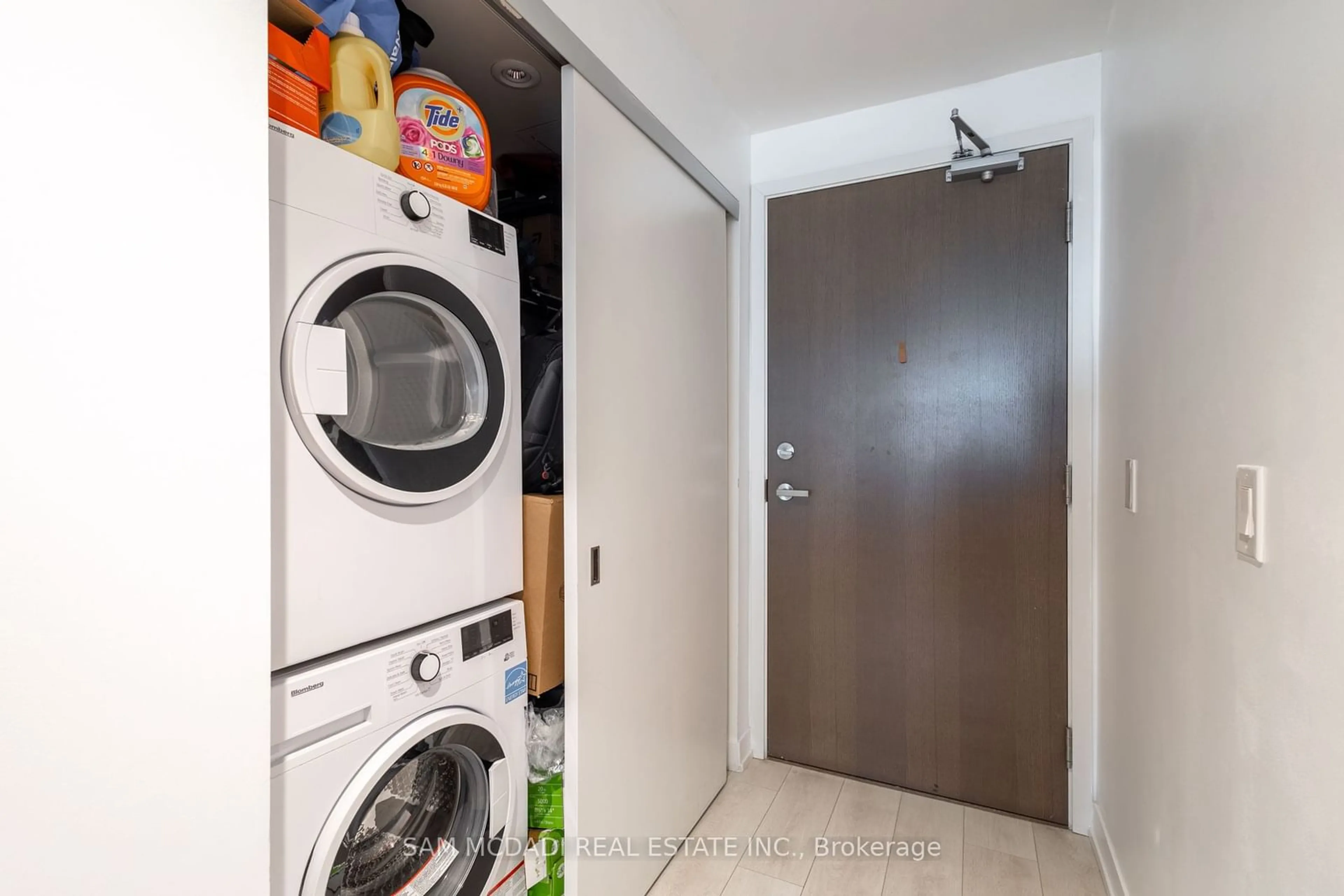 Laundry room for 15 Lower Jarvis St #2001, Toronto Ontario M5E 0C4