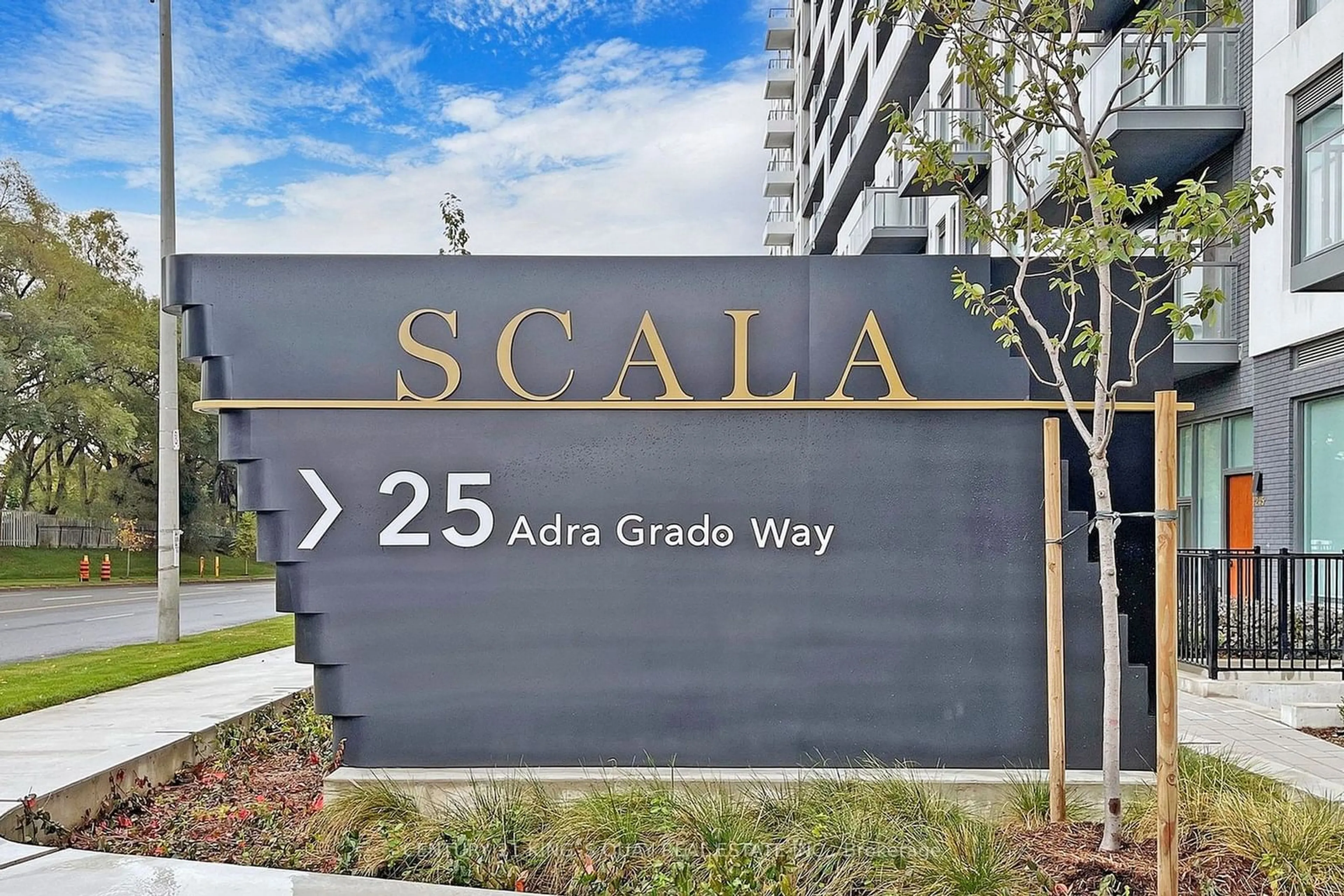 A pic from exterior of the house or condo, the front or back of building for 25 Adra Grado Way #1538, Toronto Ontario M2J 4L2