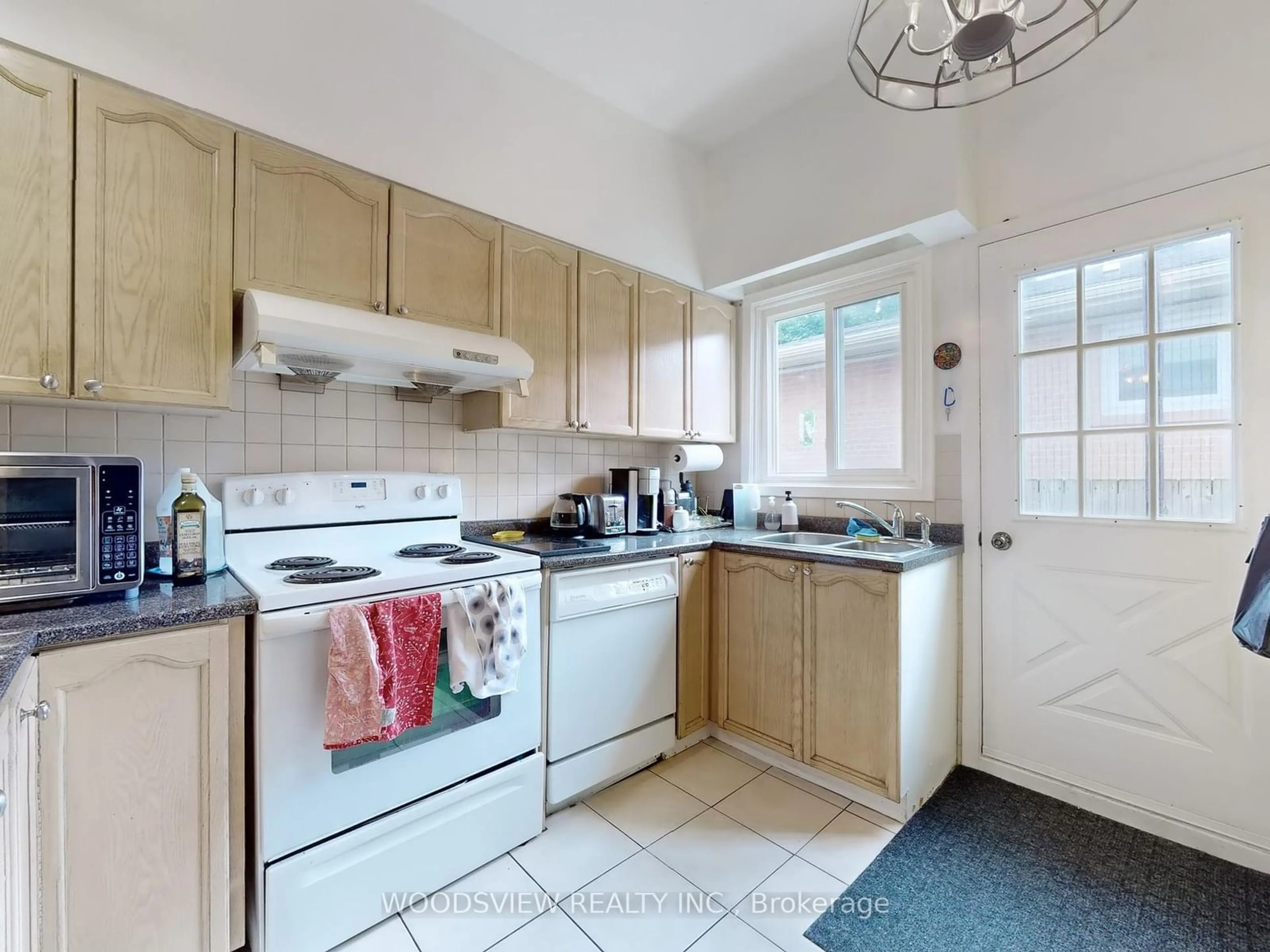 Standard kitchen, wood floors for 56 Niantic Cres, Toronto Ontario M3A 2H7