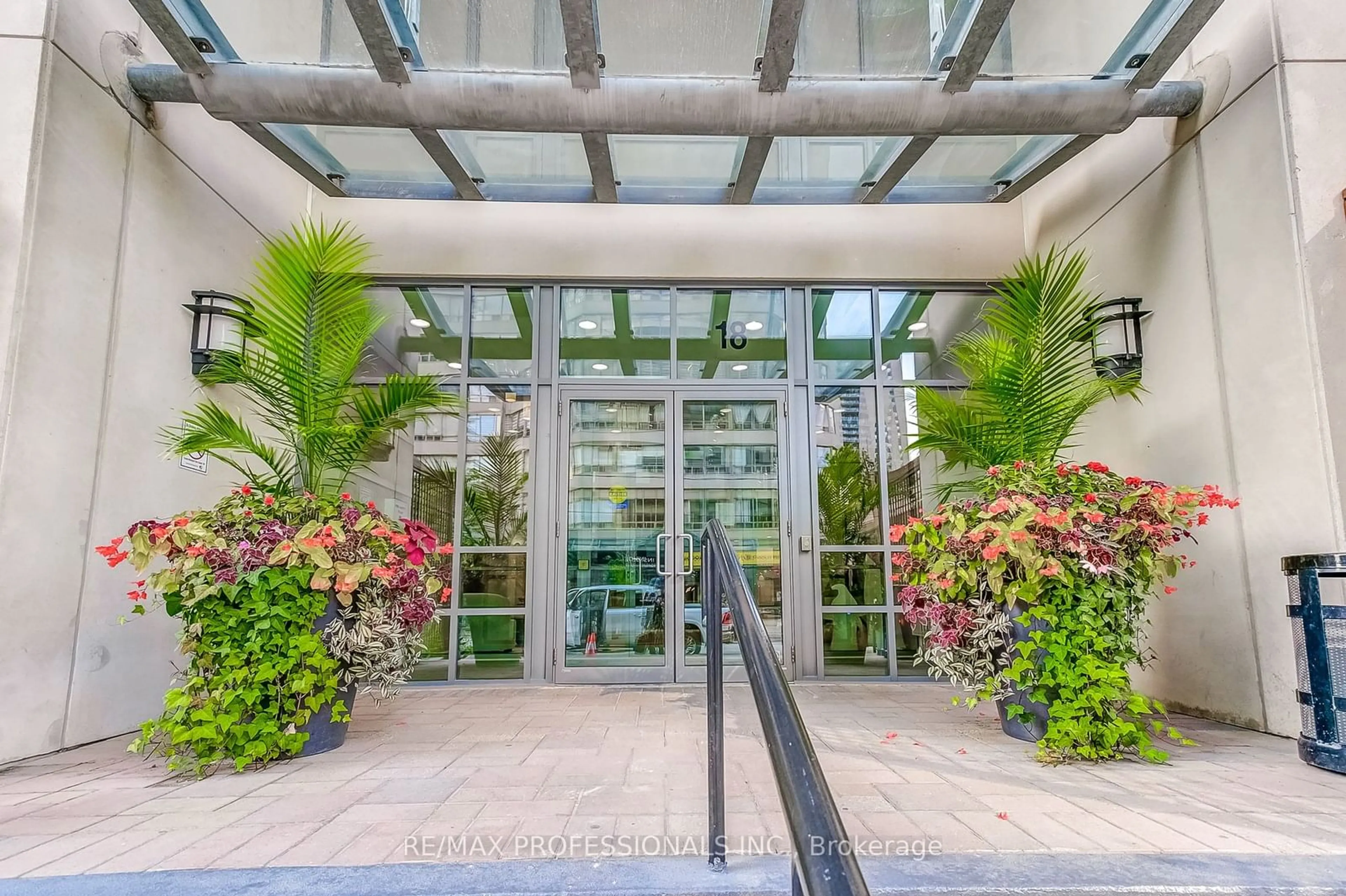 Indoor lobby for 18 Spring Garden Ave #1607, Toronto Ontario M2N 7M2