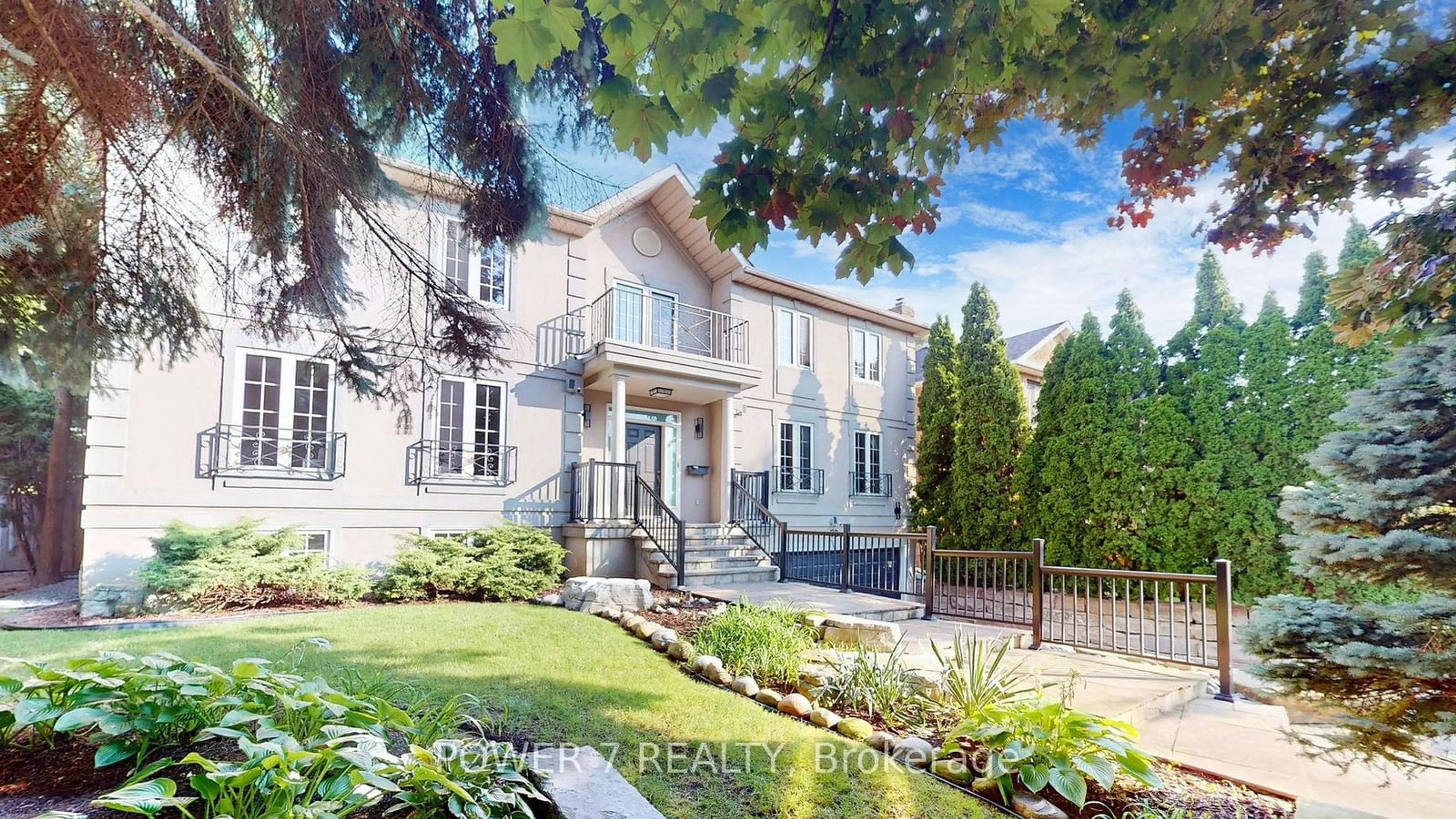 A pic from exterior of the house or condo, the street view for 72 Aldershot Cres, Toronto Ontario M2P 1M1