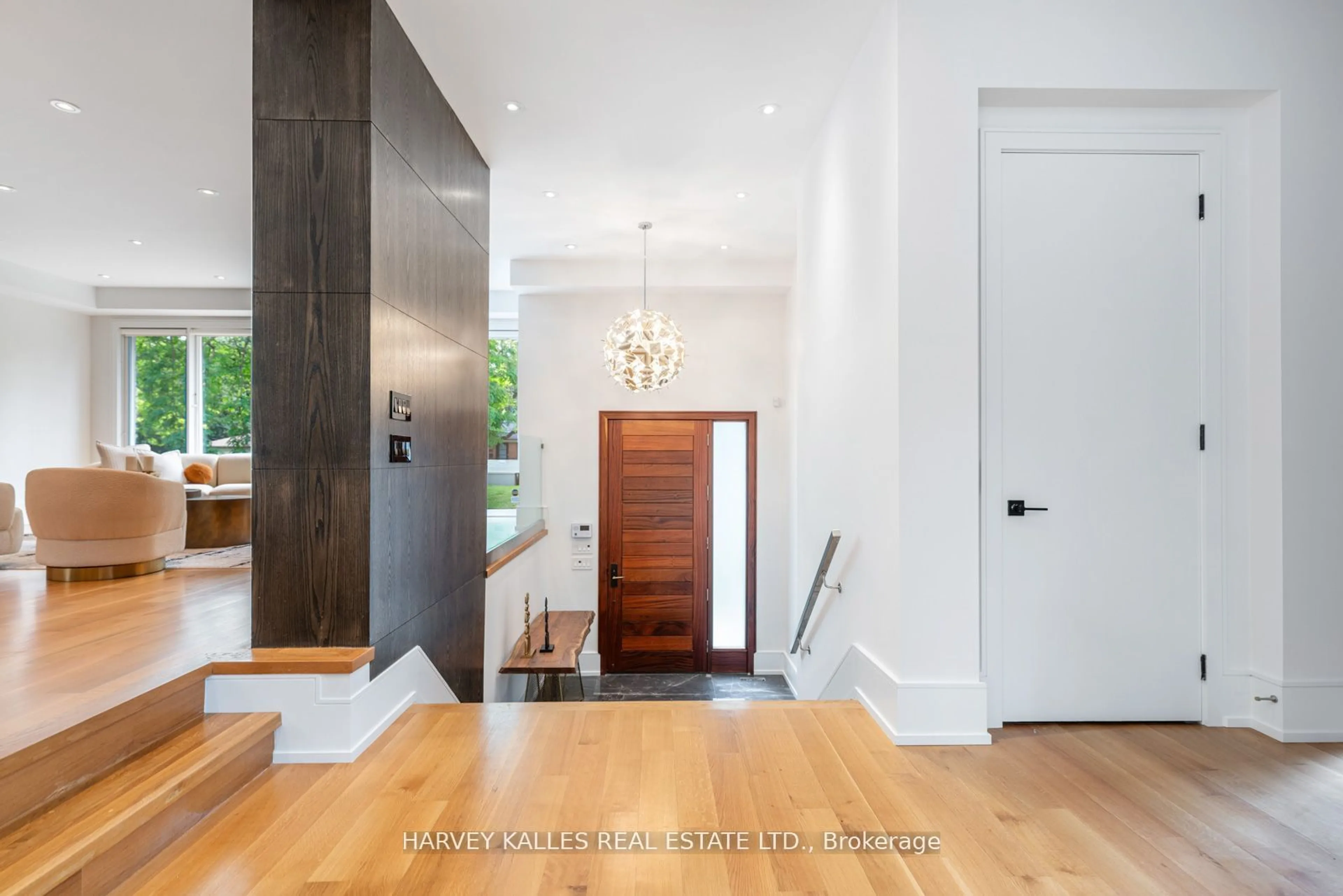 Indoor entryway, wood floors for 64 Centre Ave, Toronto Ontario M2M 2L5