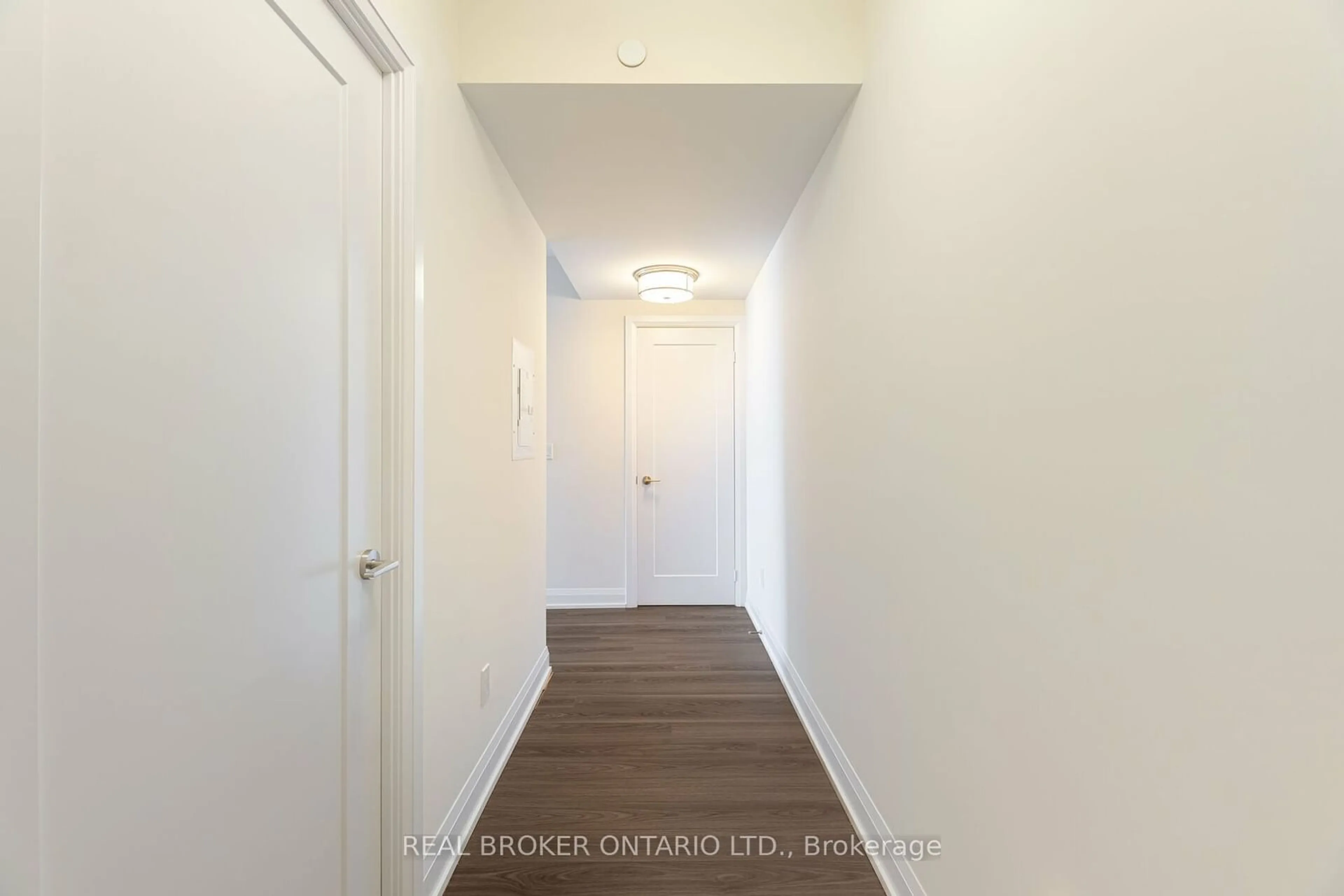 Indoor entryway, not visible floor for 18 Graydon Hall Dr #703, Toronto Ontario M3A 0A4