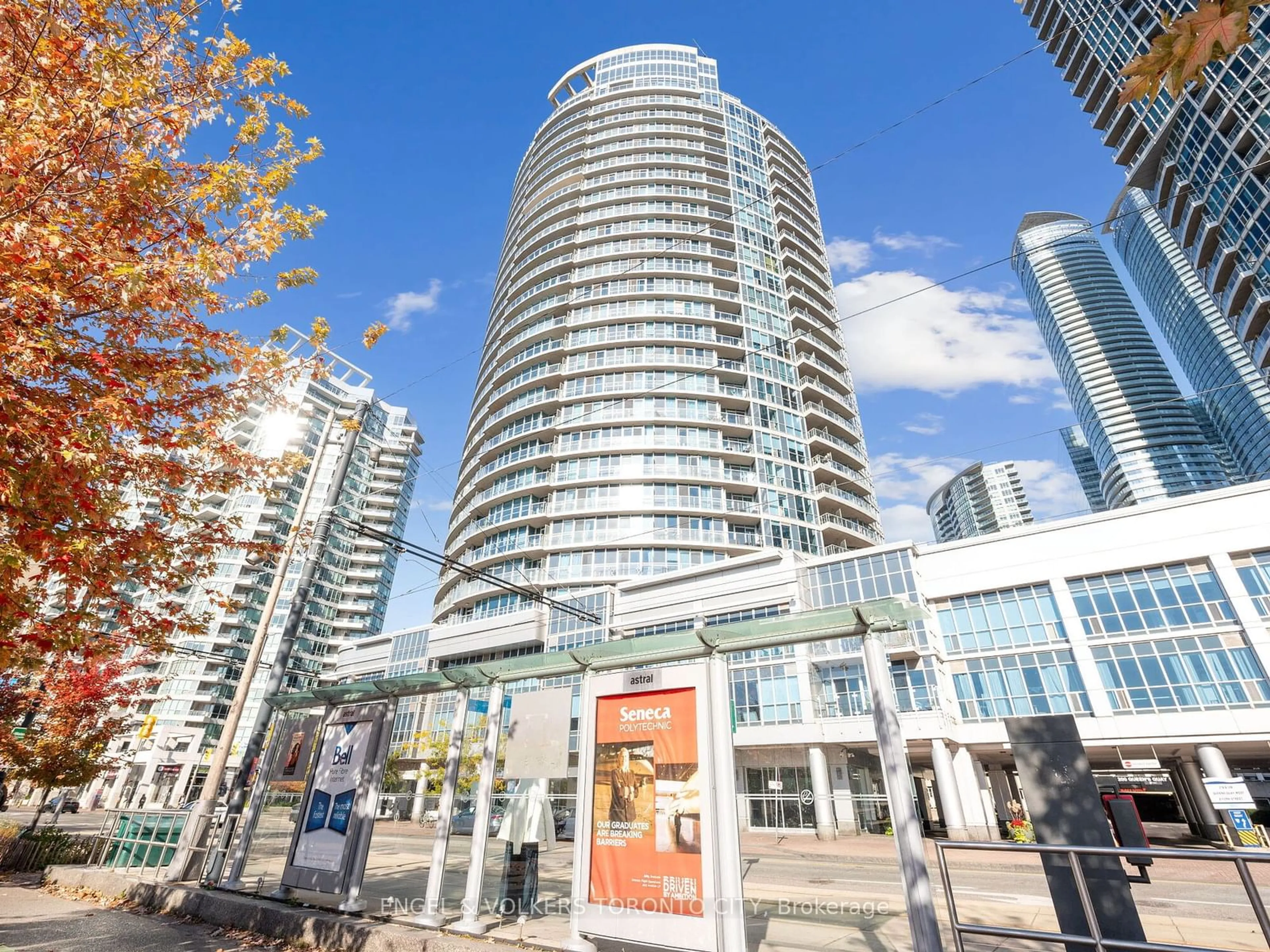 A pic from exterior of the house or condo, the front or back of building for 218 Queens Quay Suite #202, Toronto Ontario M5J 2Y6