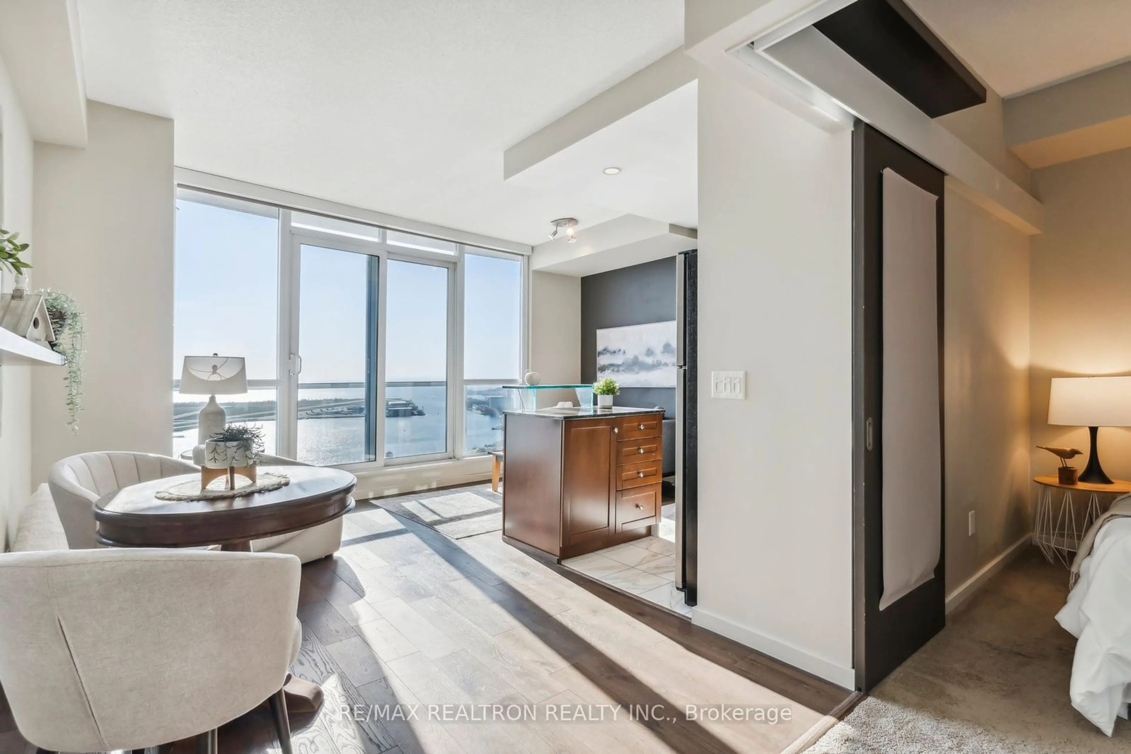 Indoor foyer, wood floors for 208 Queens Quay #3008, Toronto Ontario M5J 2Y5