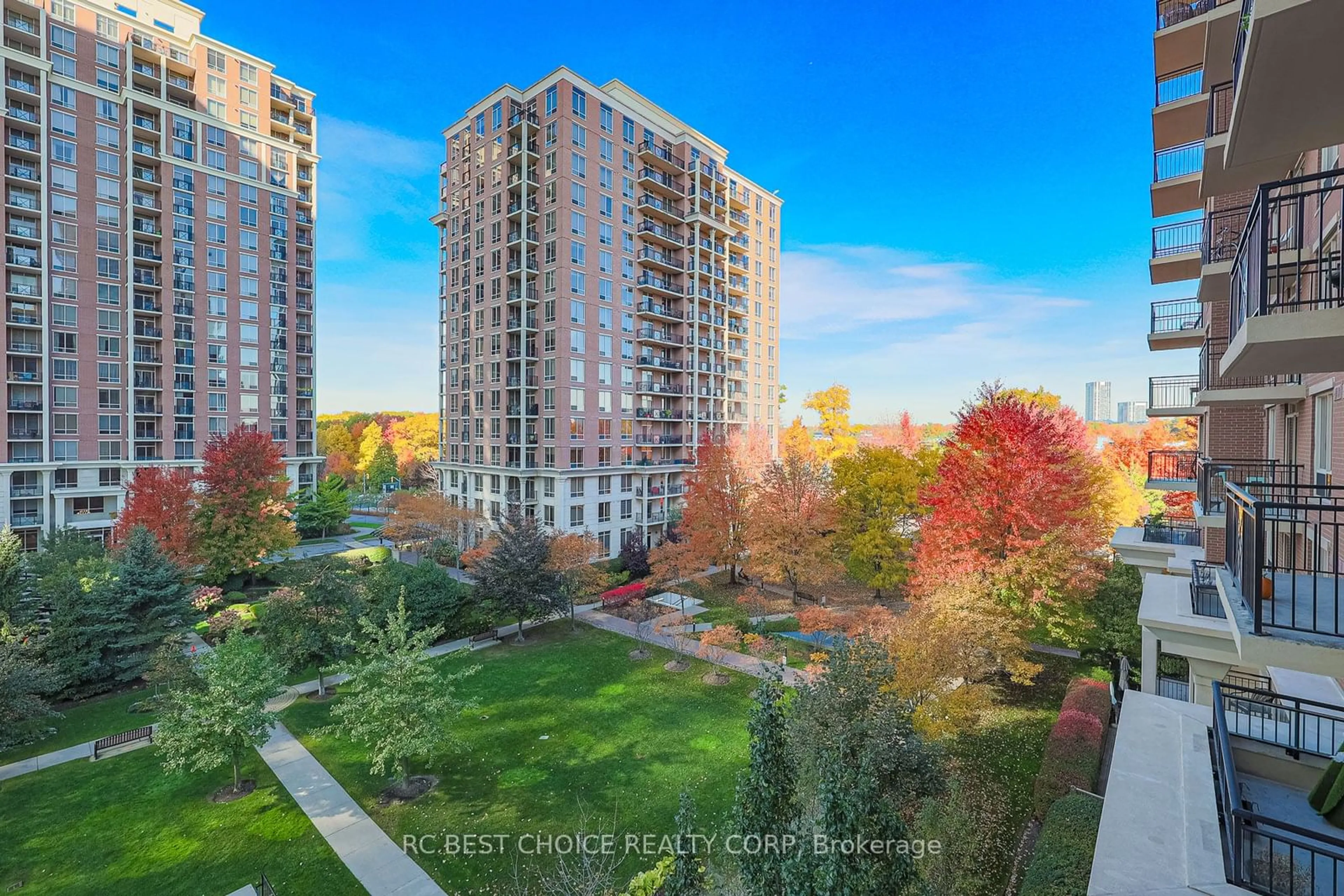 A pic from exterior of the house or condo, the view of city buildings for 1103 Leslie St #504, Toronto Ontario M3C 4G8