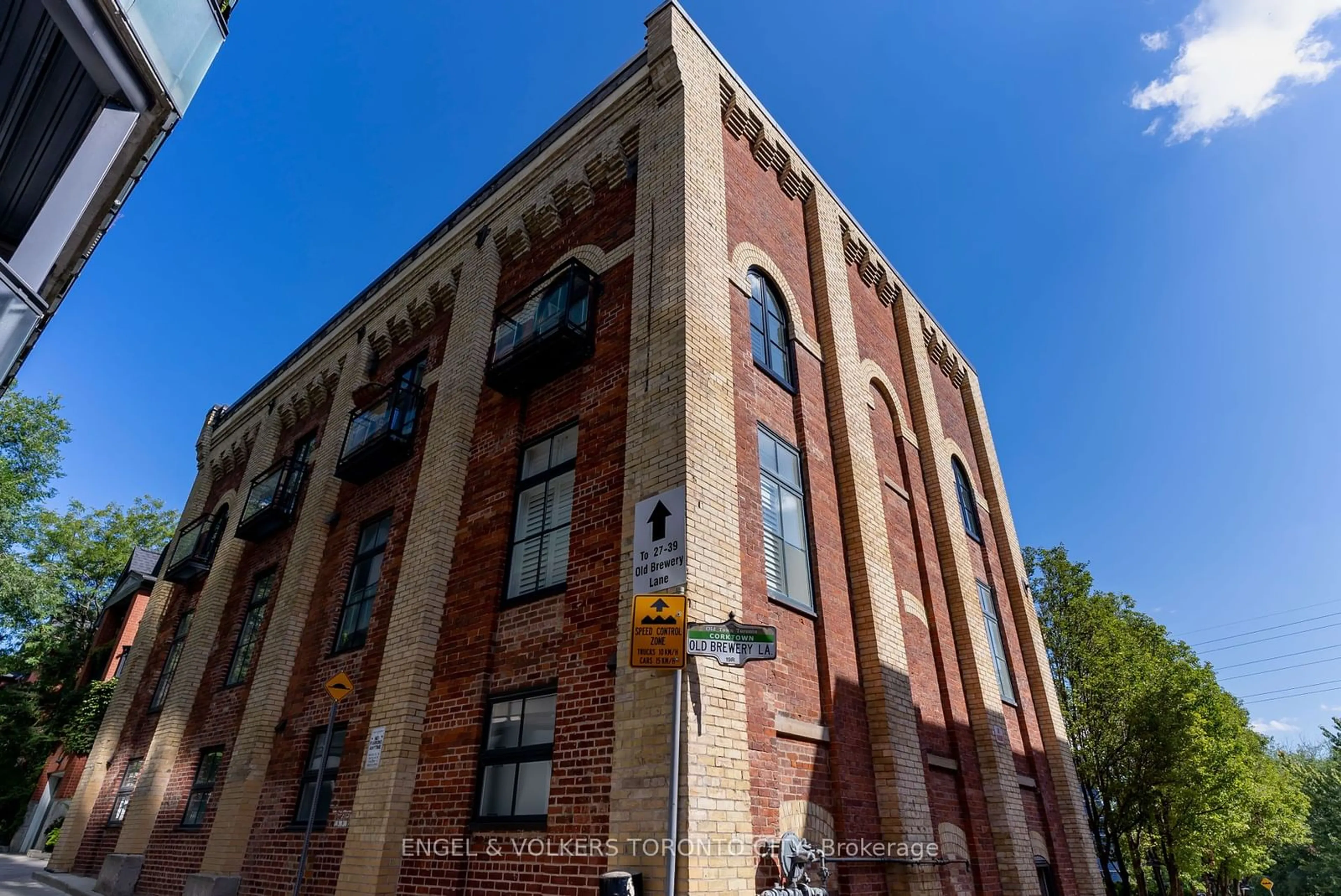 A pic from exterior of the house or condo, the front or back of building for 39 Old Brewery Lane #4, Toronto Ontario M5A 3P2