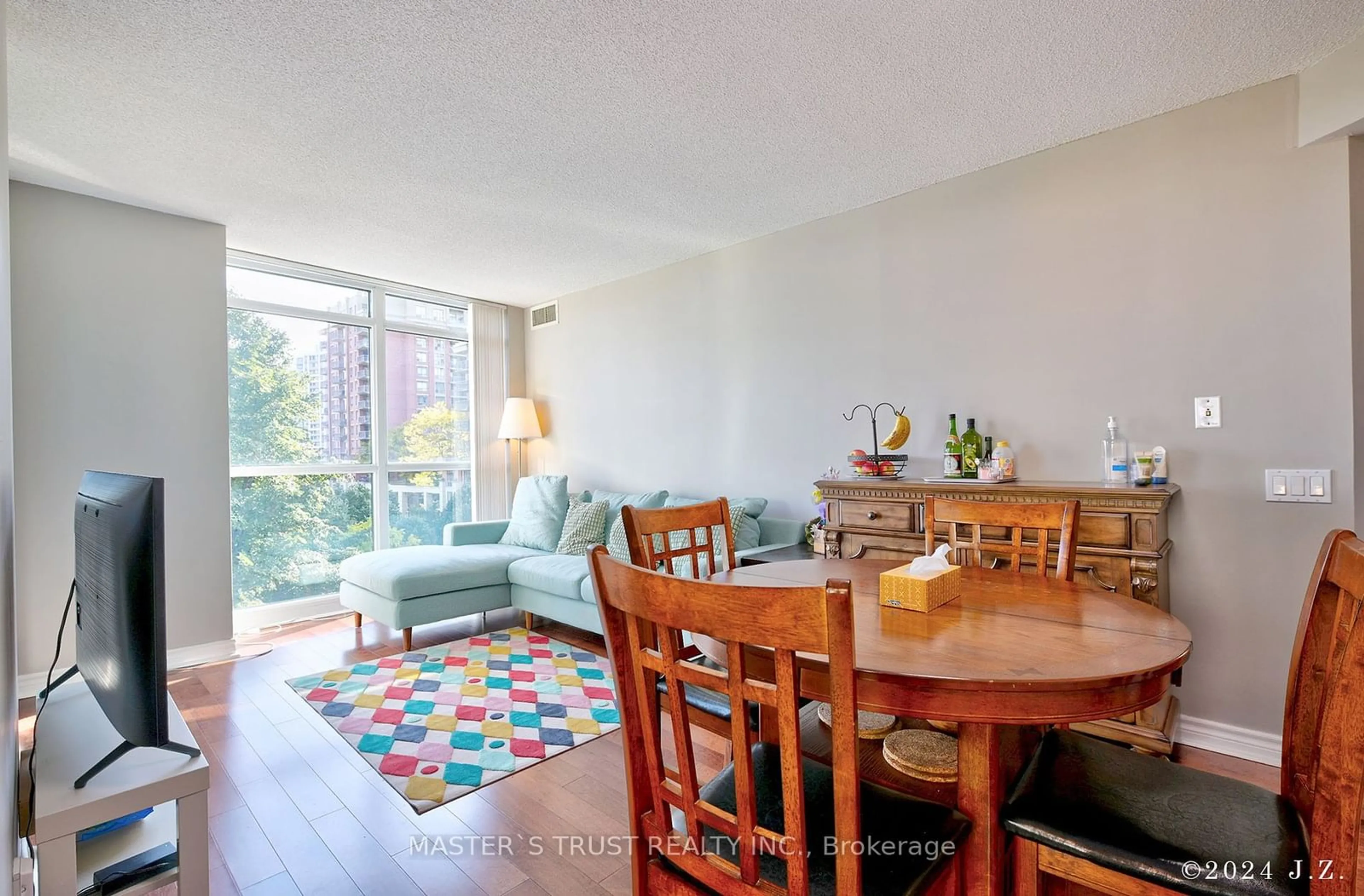 Dining room, wood floors, cottage for 28 Harrison Garden Blvd #511, Toronto Ontario M2N 7B5