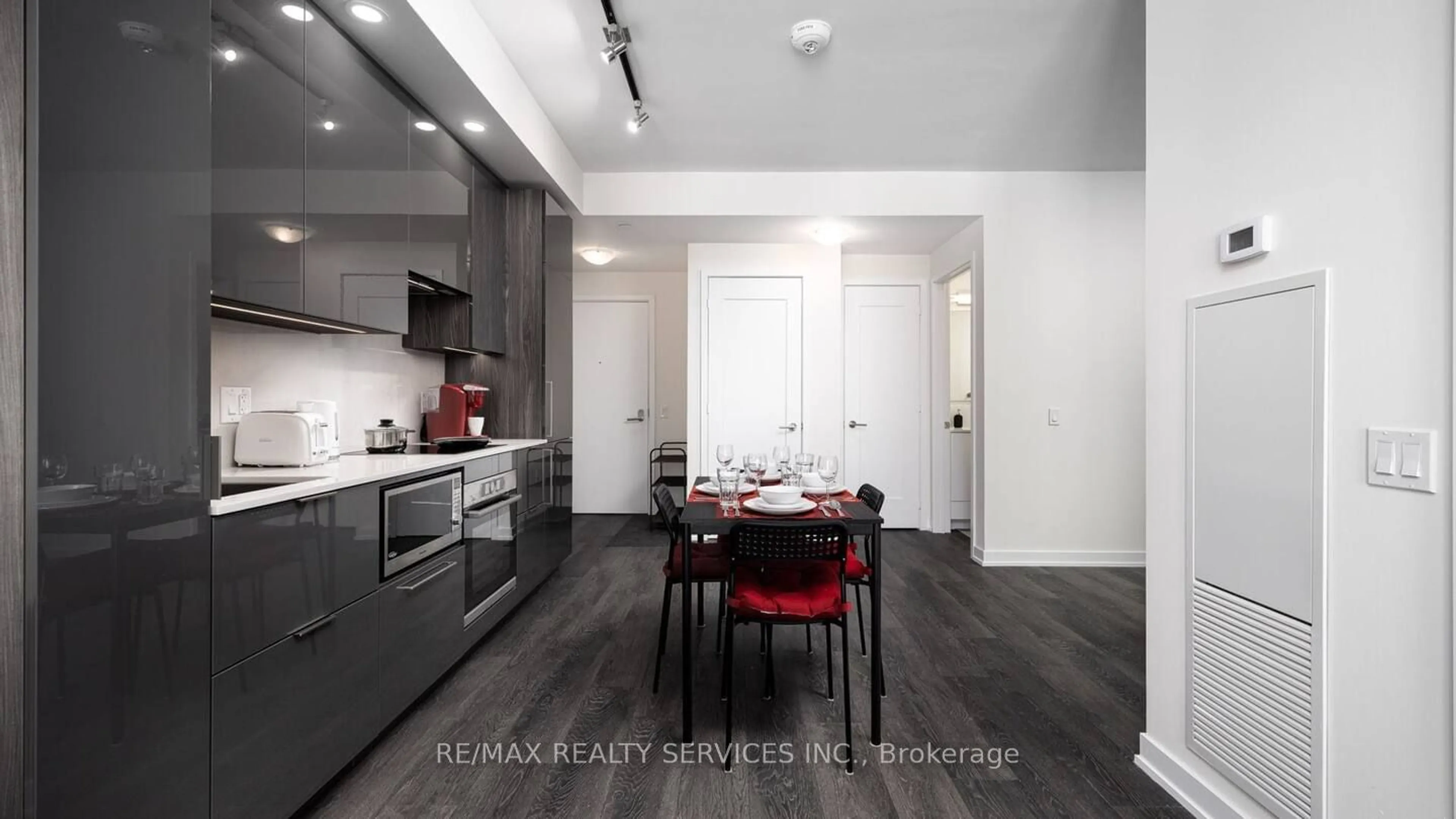 Open concept kitchen for 28 Freeland St #1806, Toronto Ontario M5E 0E3