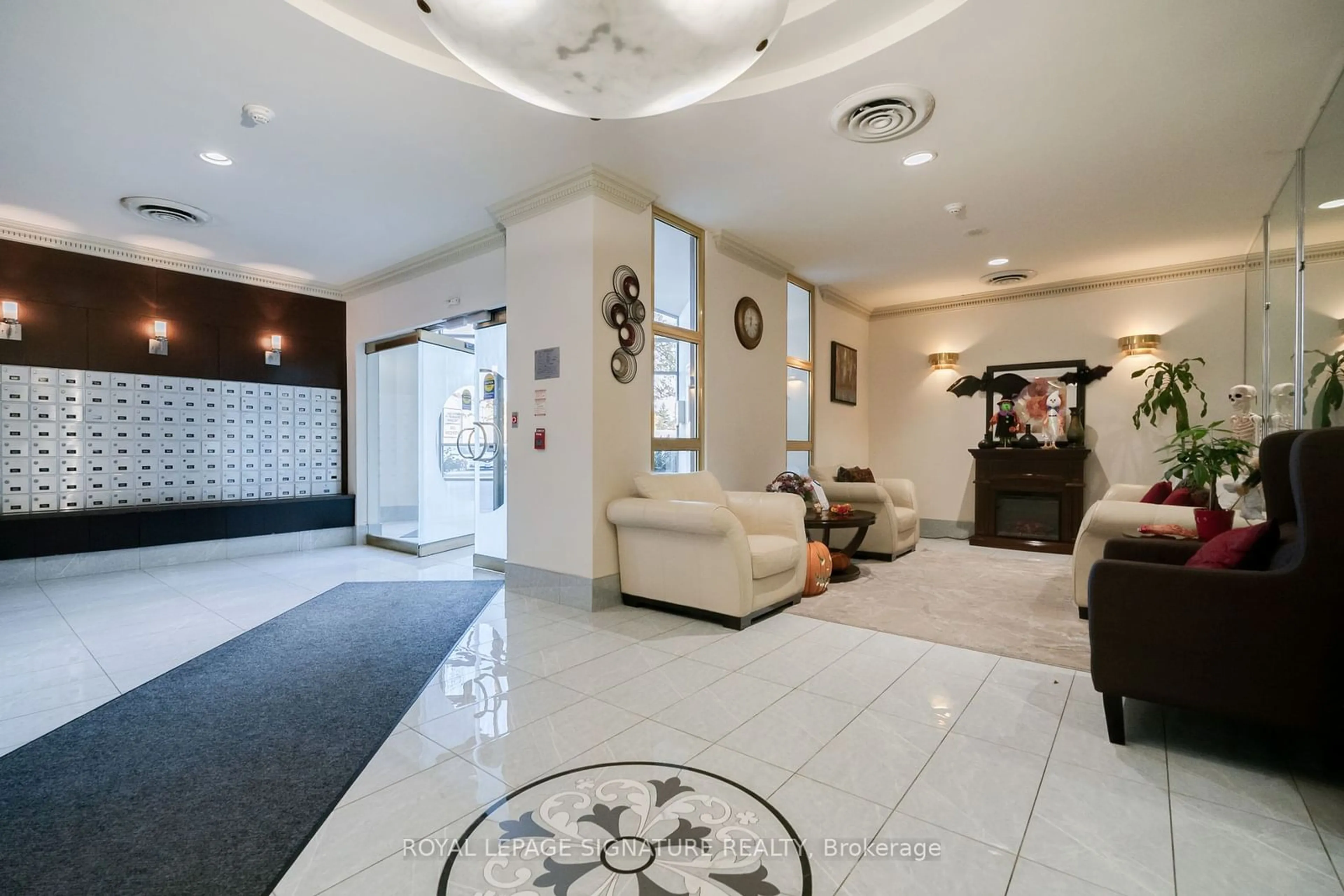 Indoor lobby, ceramic floors for 1700 Eglinton Ave #803, Toronto Ontario M4A 2X4