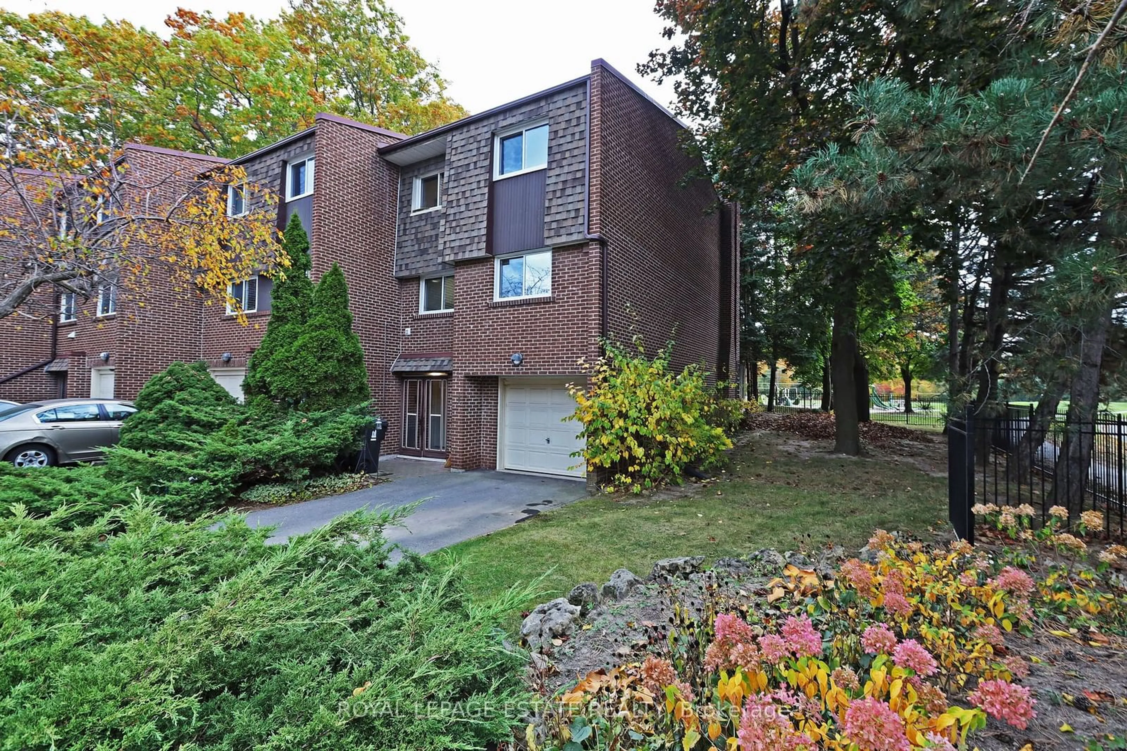 A pic from exterior of the house or condo, the street view for 1 Windy Golf Way, Toronto Ontario M3C 3A6