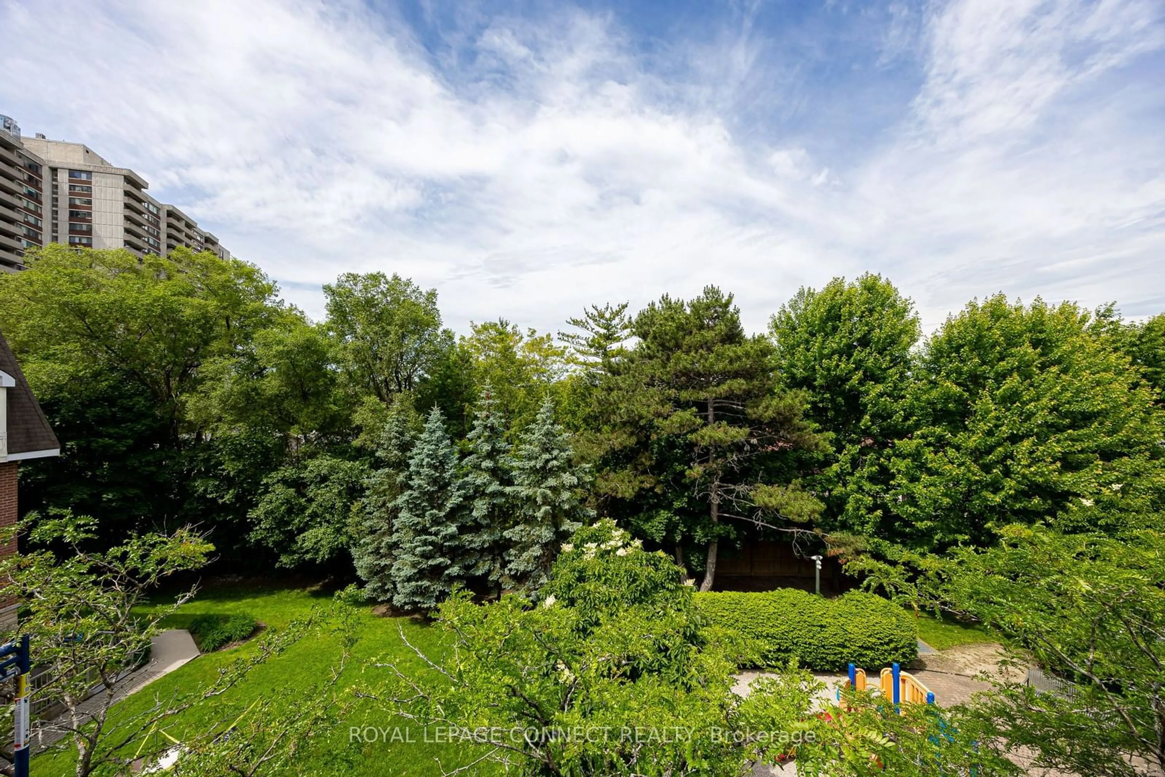 Patio, the fenced backyard for 55 Cedarcroft Blvd #9, Toronto Ontario M2R 3Y1