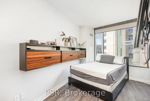 Additional property image - 650 Queens Quay Unit 921