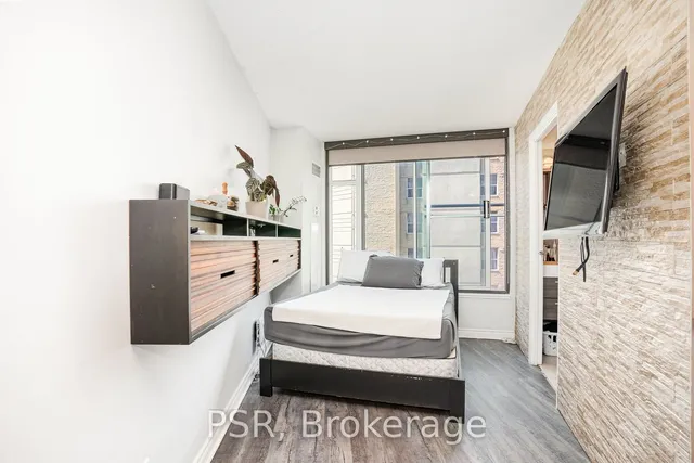 Additional property image - 650 Queens Quay Unit 921